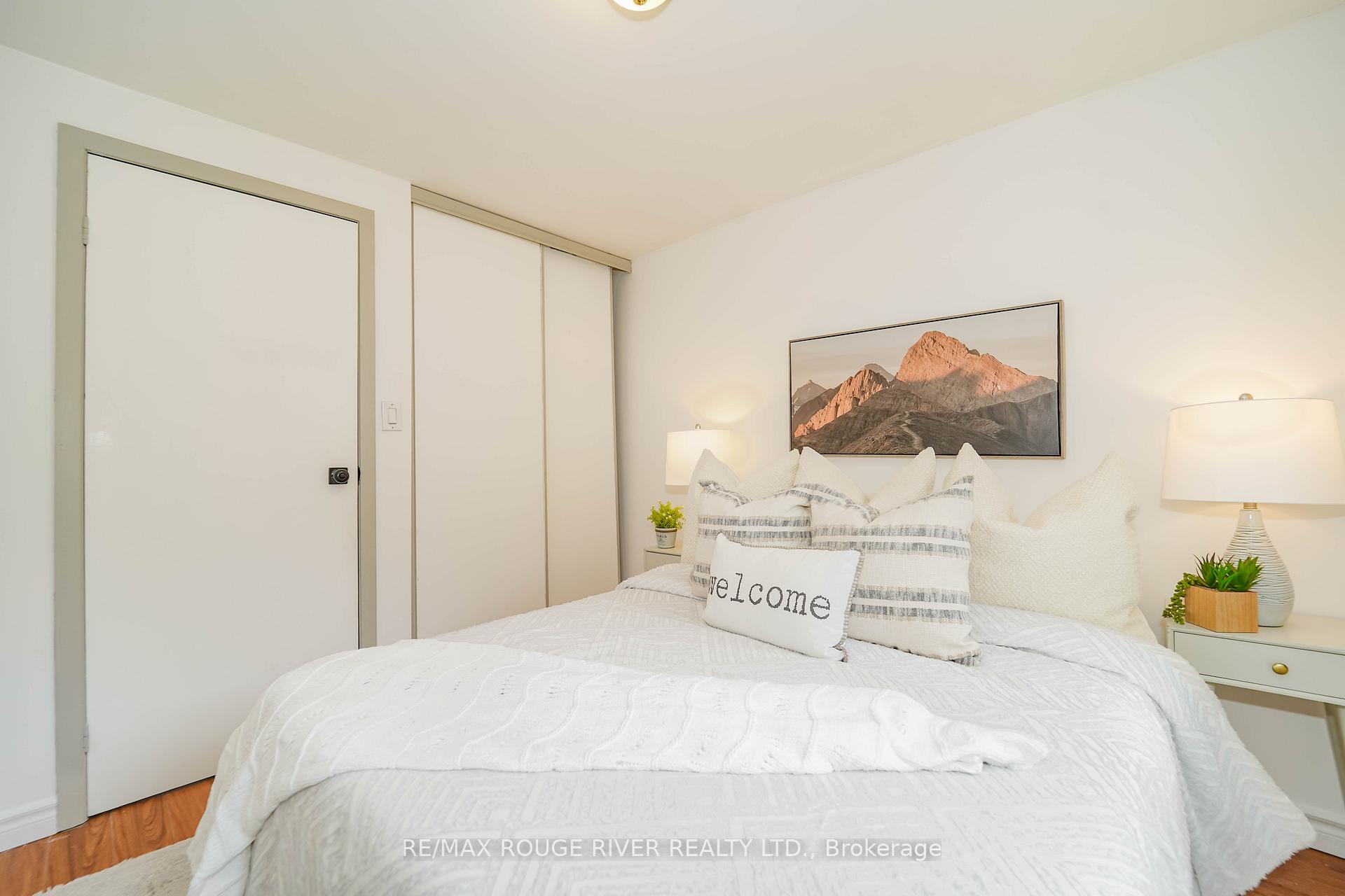 3 Bedrooms Condo at 100 Bridletowne, Toronto For sale