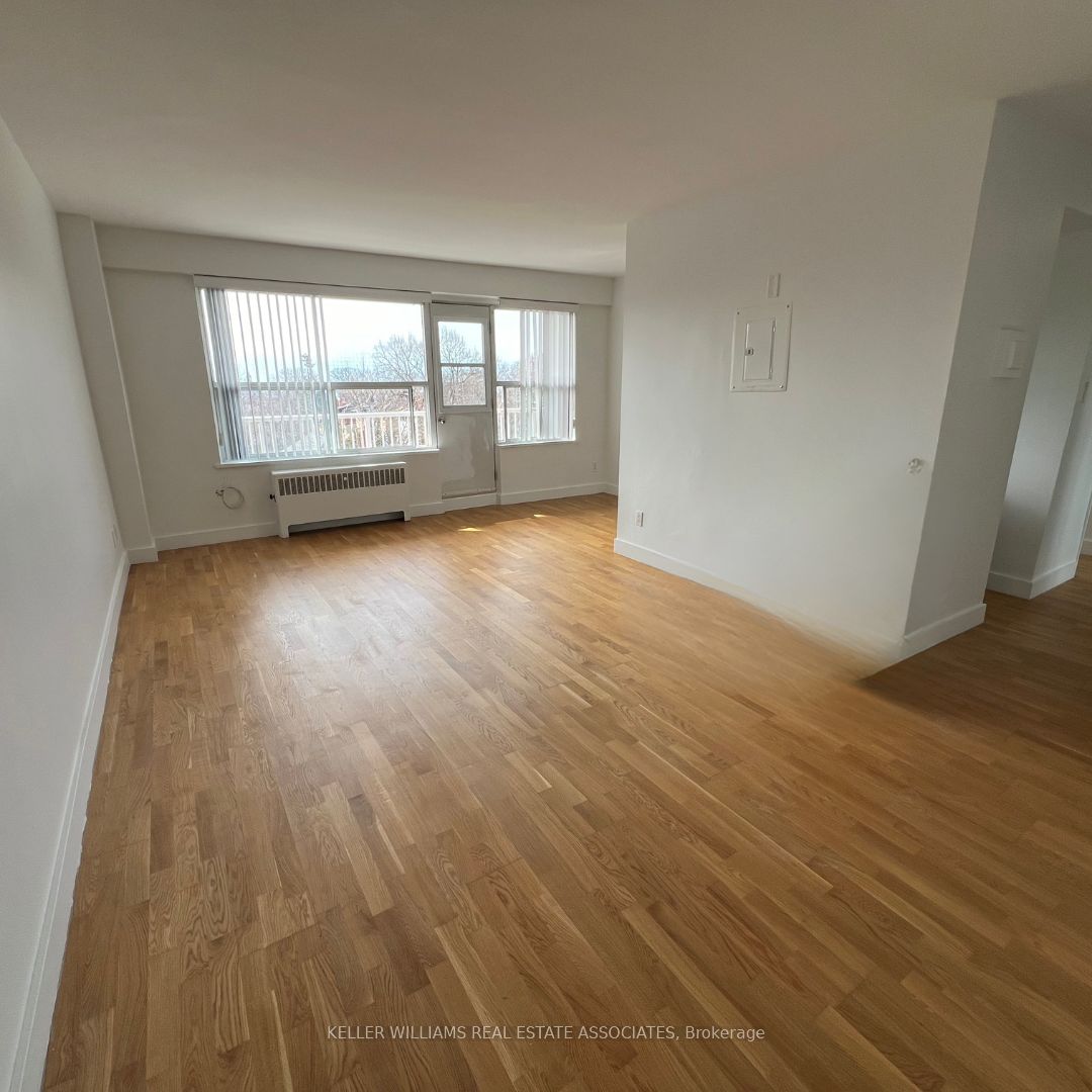 99 Tyndall Avenue, #506