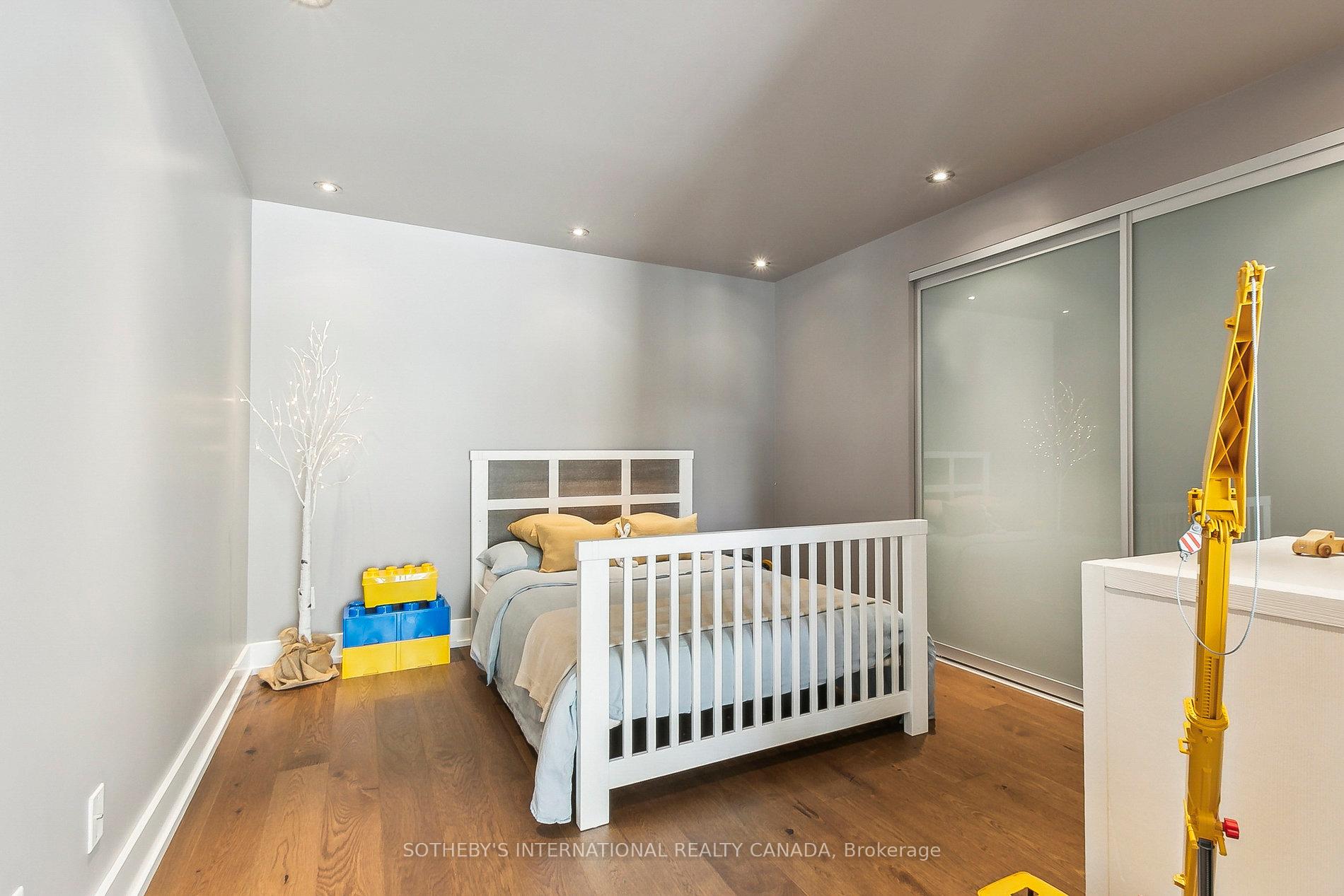 2 Bedrooms Condo at 650 King, Toronto For sale