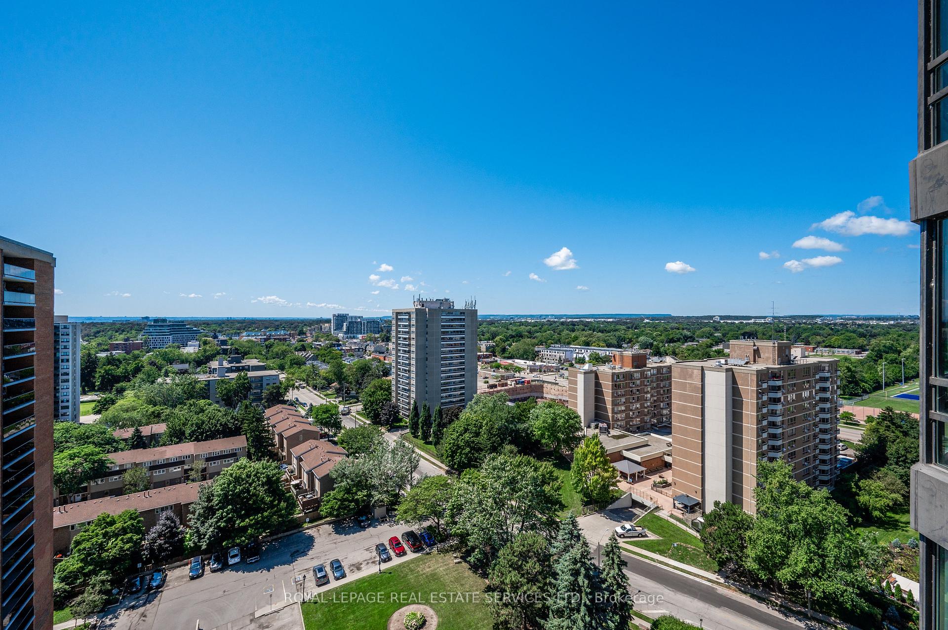 2 Bedrooms Condo at 2180 Marine,  Oakville For sale