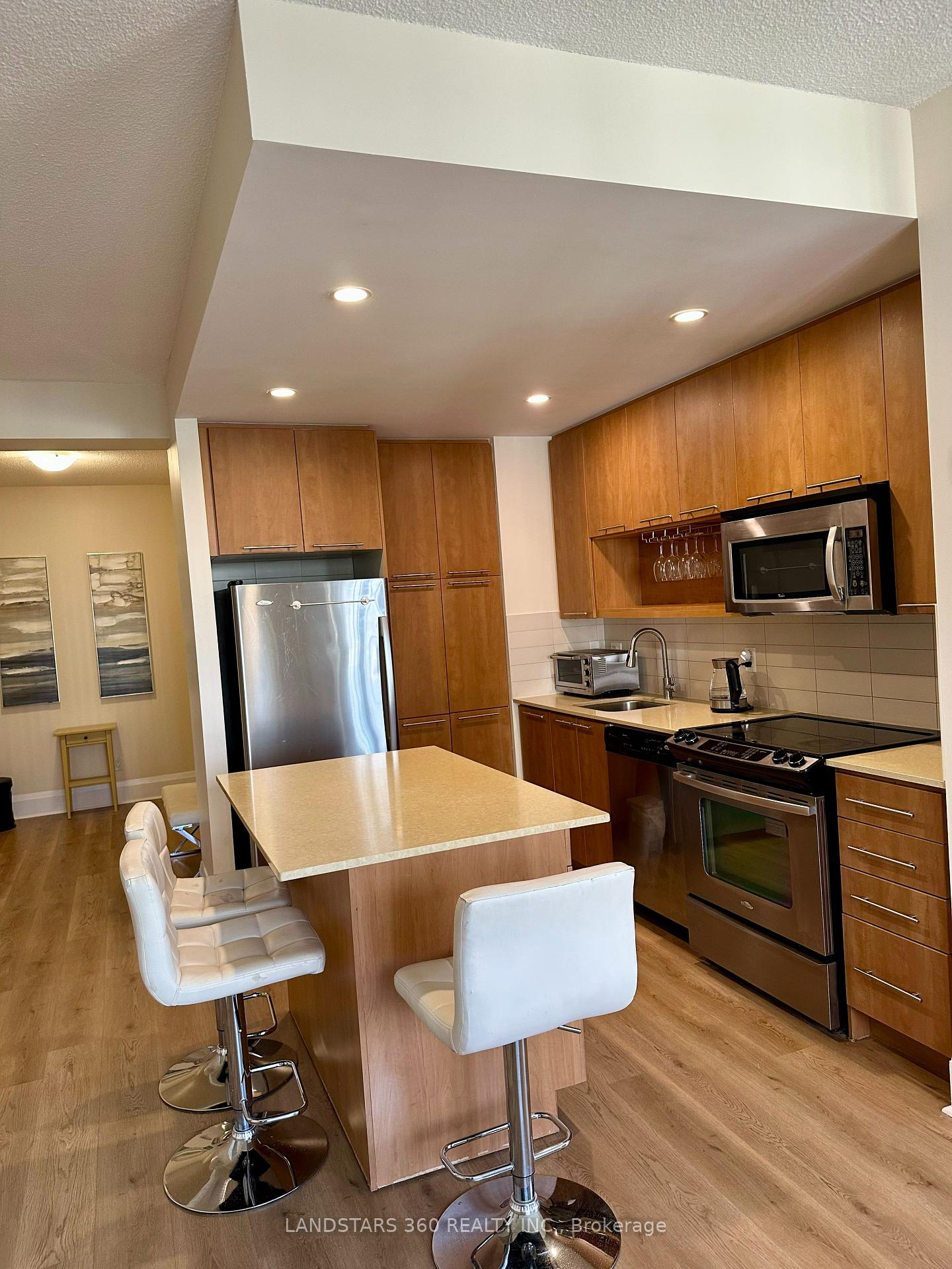 3 Bedrooms Condo at 100 Harrison Garden, Toronto For sale