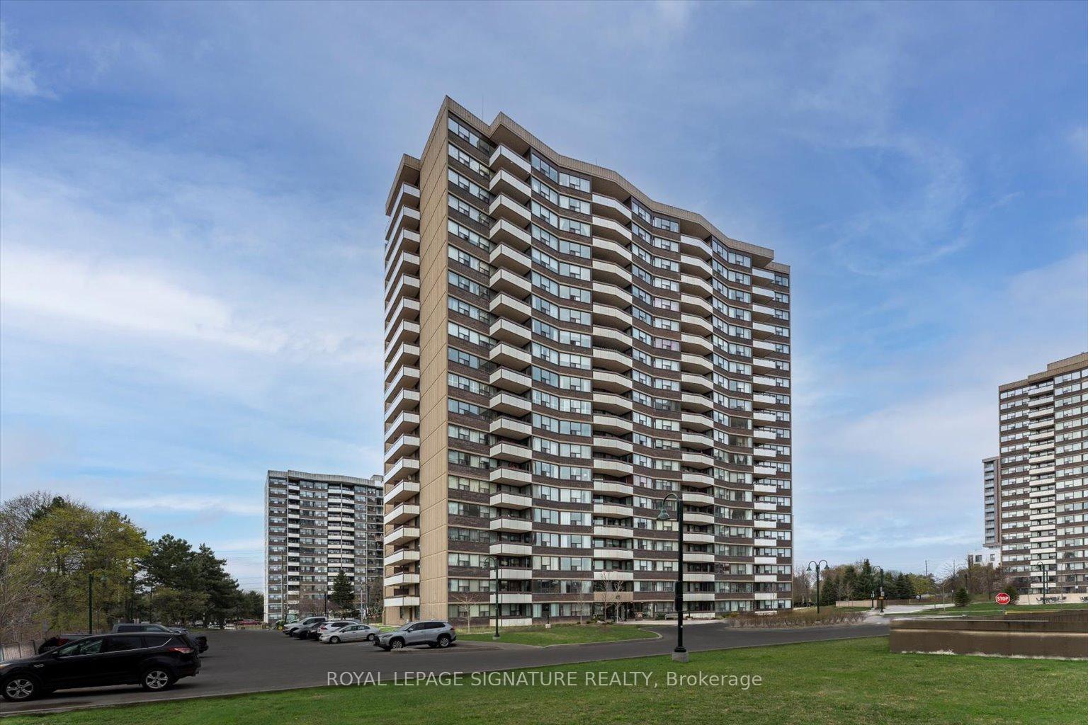3 Bedrooms Condo at 65 Huntingdale,  Toronto For sale
