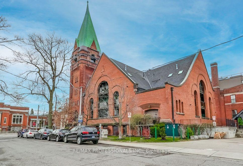 2 Bedrooms Condo at 152 Annette,  Toronto For sale