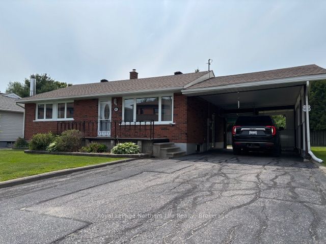 865 Clarence