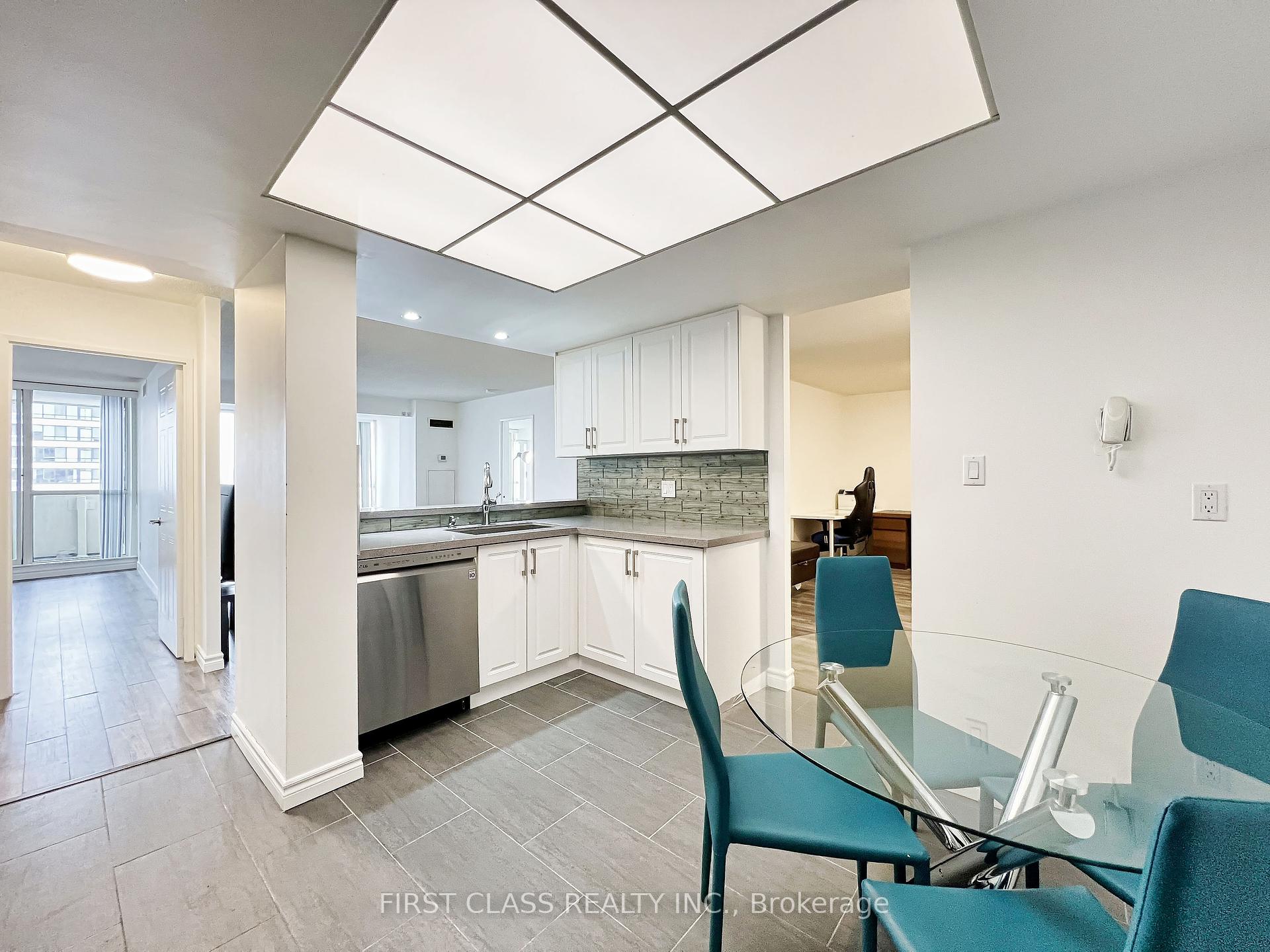 3 Bedrooms Condo at 275 Bamburgh, Toronto For sale