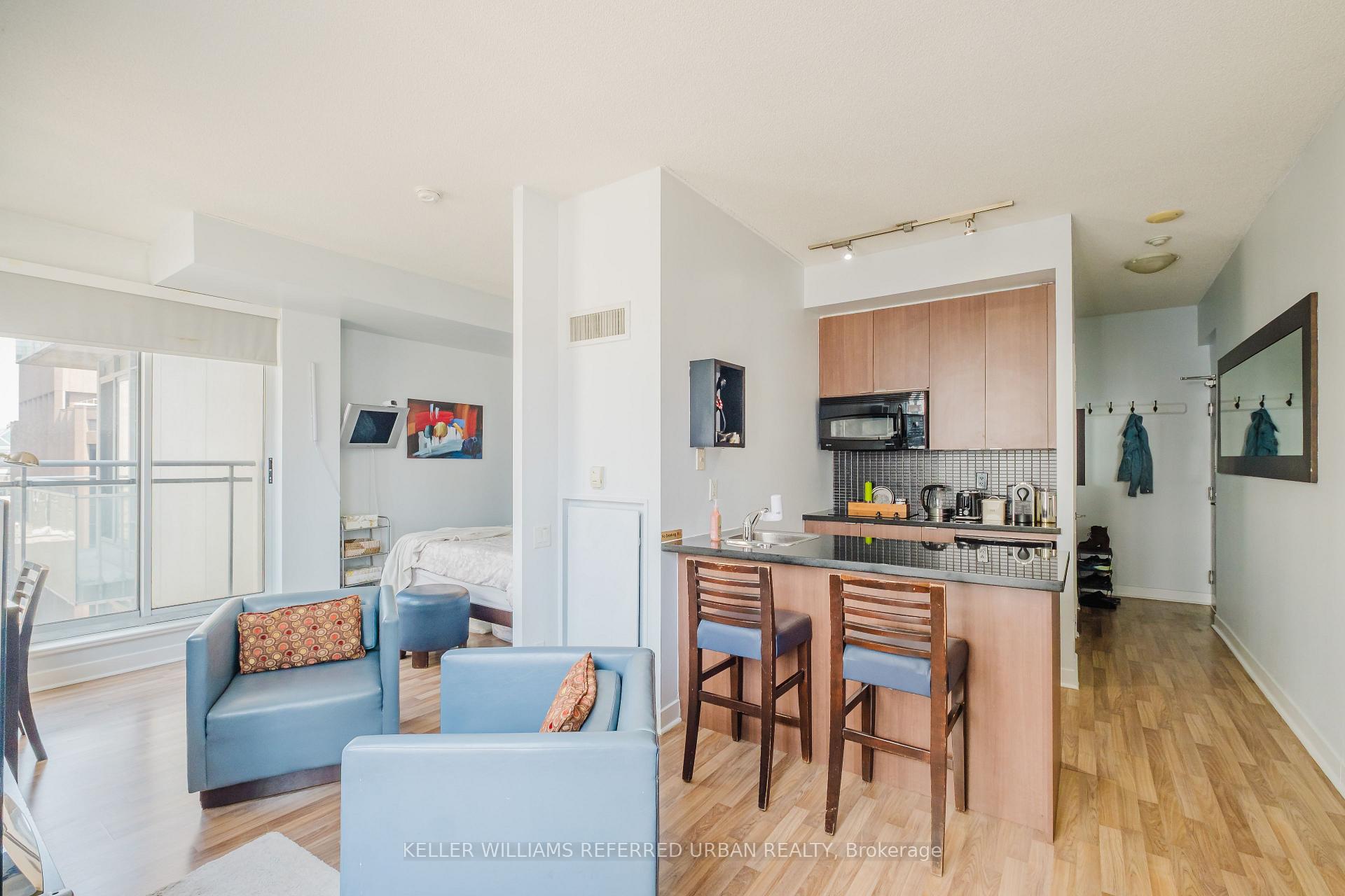 1 Bedroom Condo at 8 Colborne, Toronto For sale