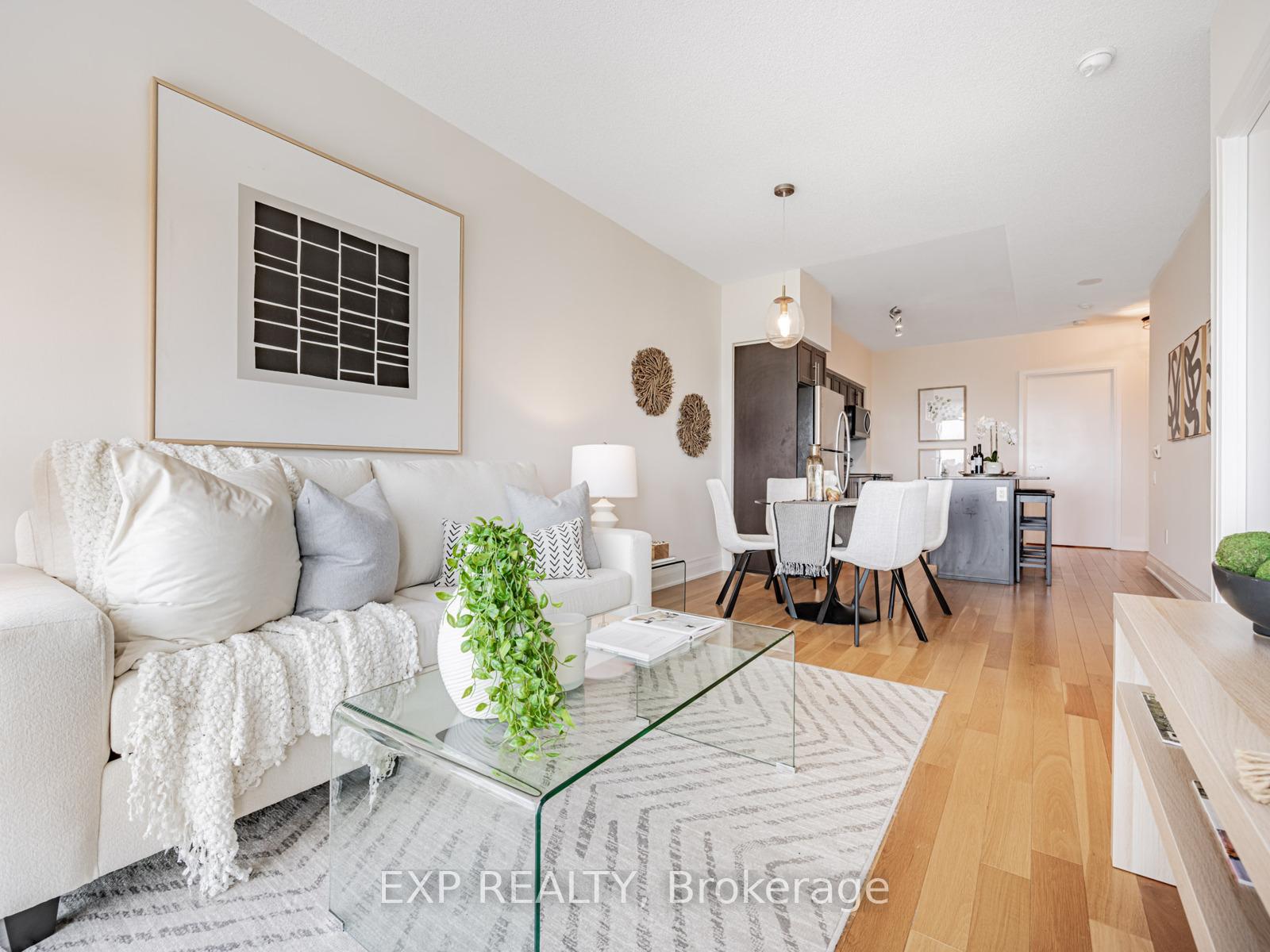 2 Bedrooms Condo at 2191 Yonge, Toronto For sale