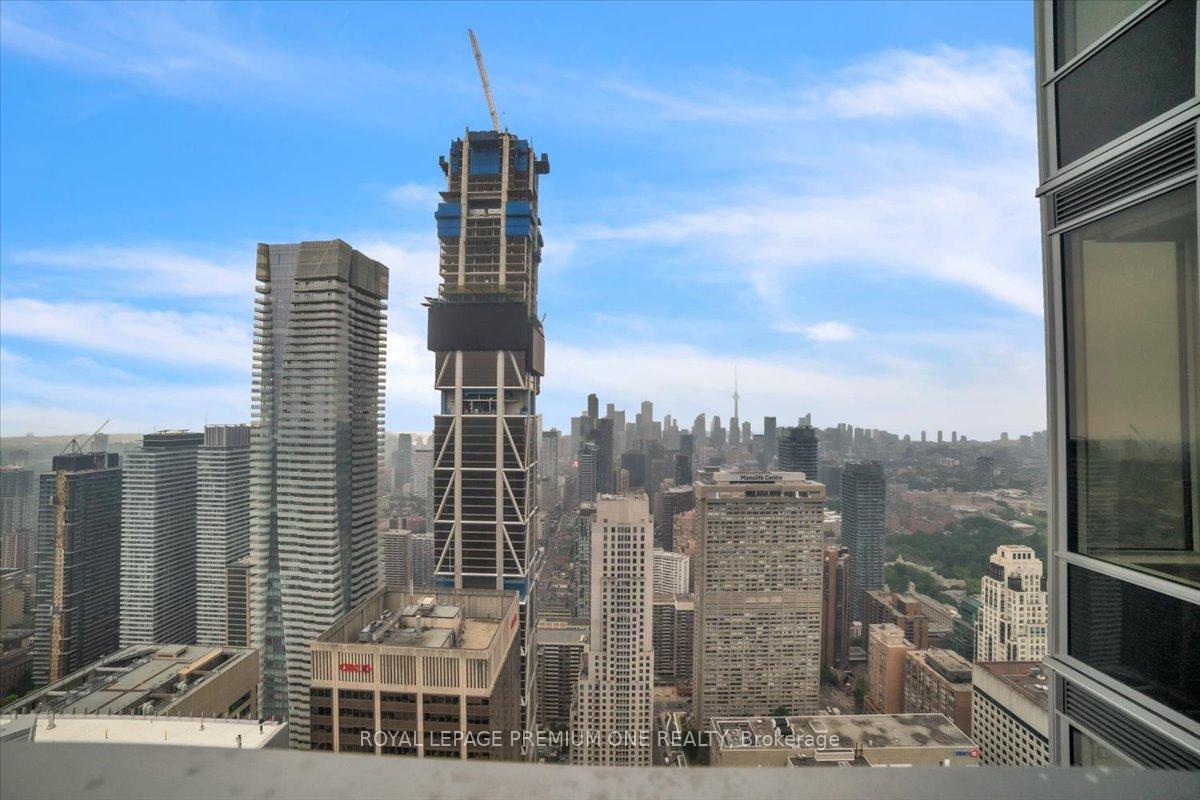 2 Bedrooms Condo at 11 Yorkville, Toronto For sale