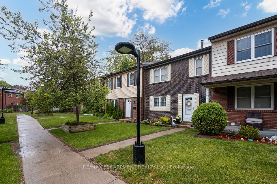 #48 - 2825 Gananoque Drive, Mississauga, ON L5N 1V6