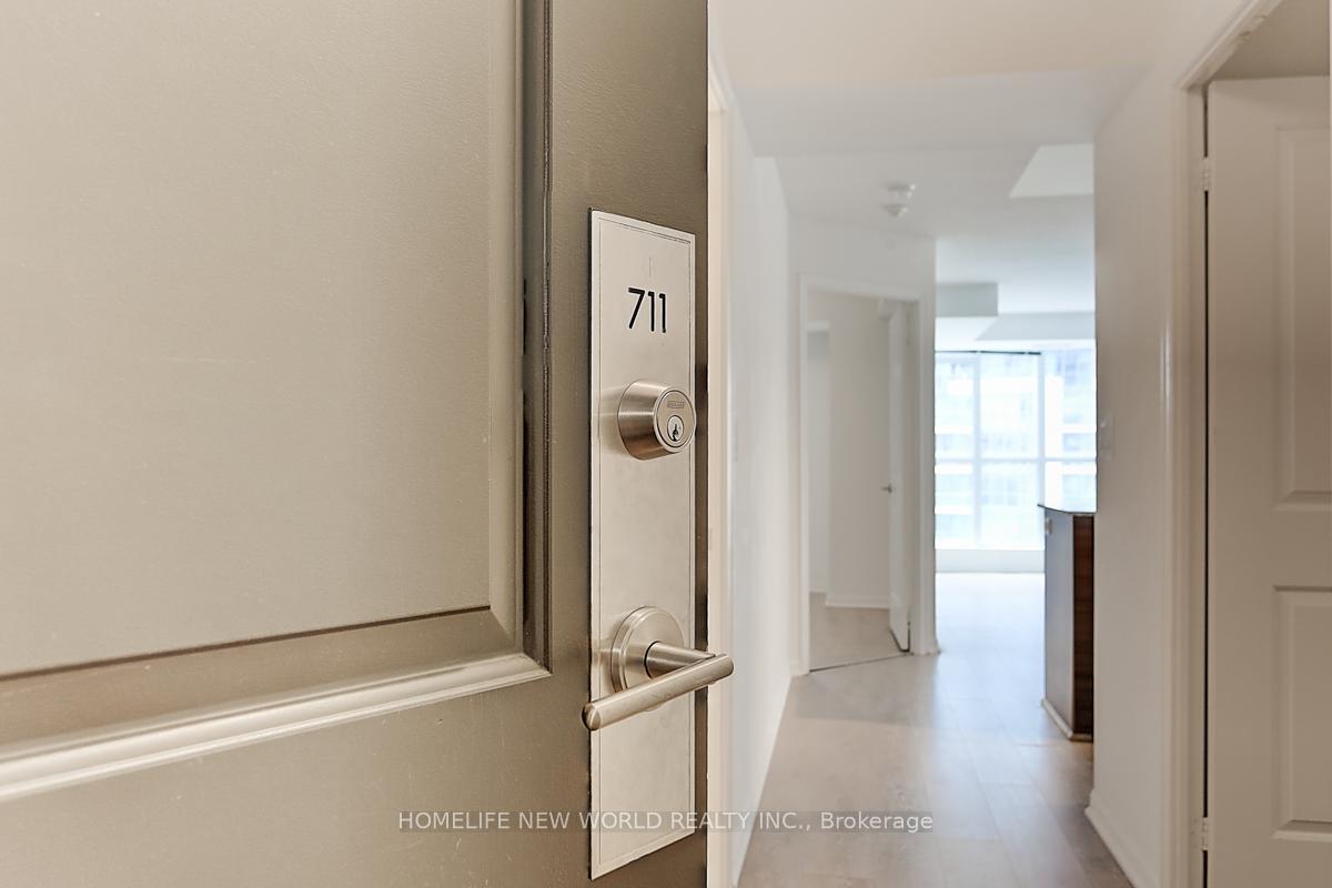 2 Bedrooms Condo at 35 Bastion,  Toronto For sale
