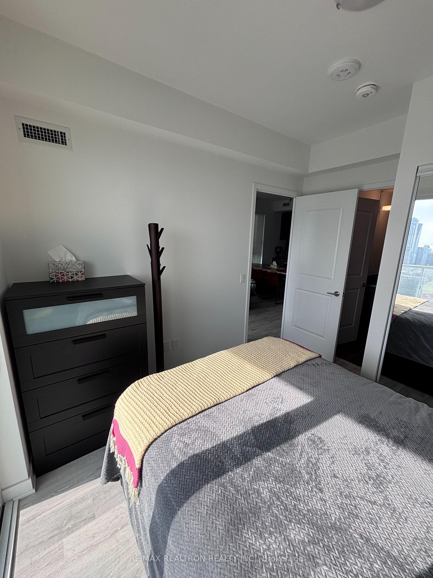 3 Bedrooms Condo at 100 Dalhousie, Toronto For sale