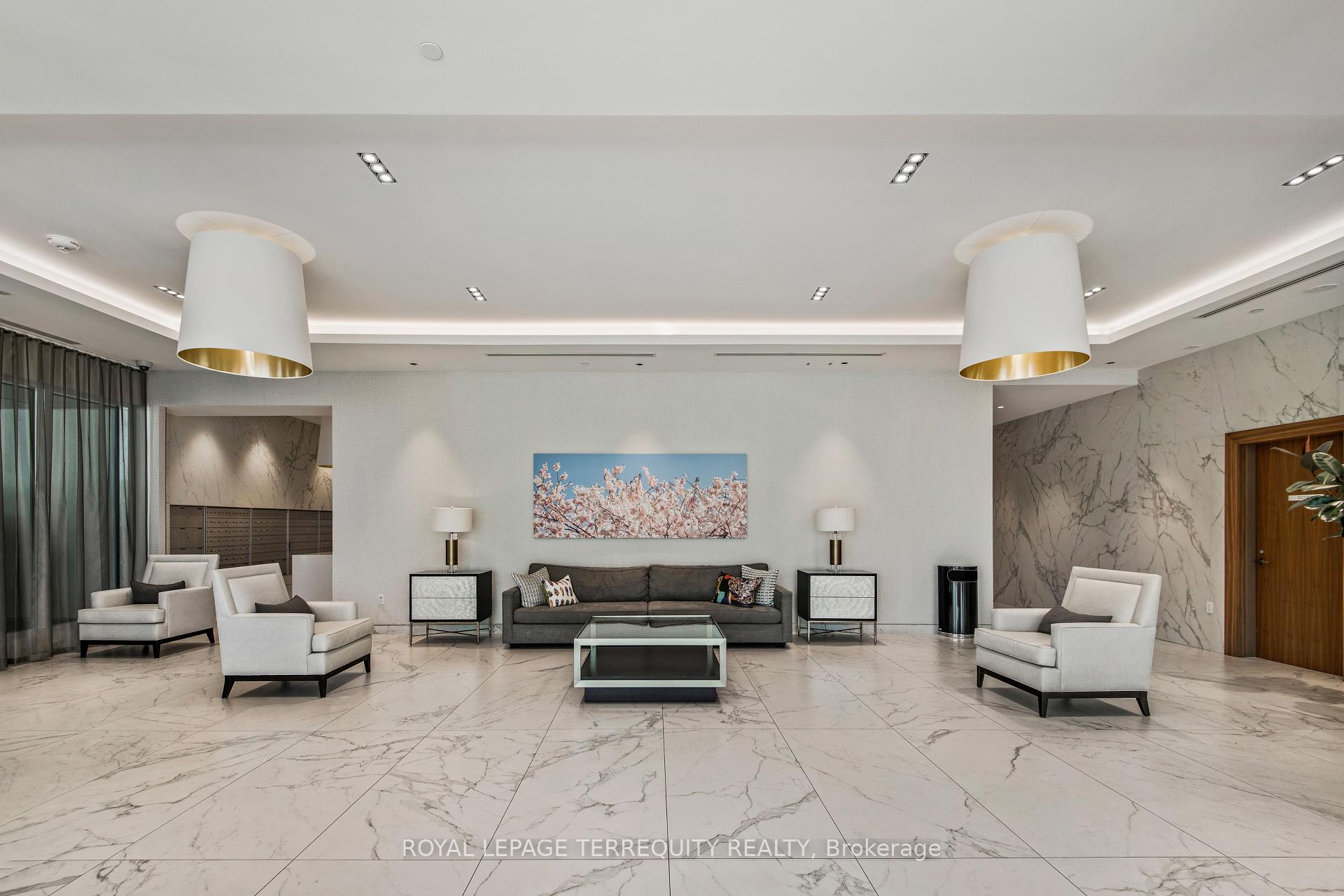 3 Bedrooms Condo at 1926 Lake Shore, Toronto For sale