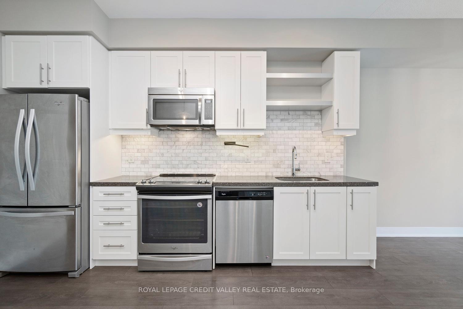 2 Bedrooms Condo at 525 Adelaide, Toronto For sale