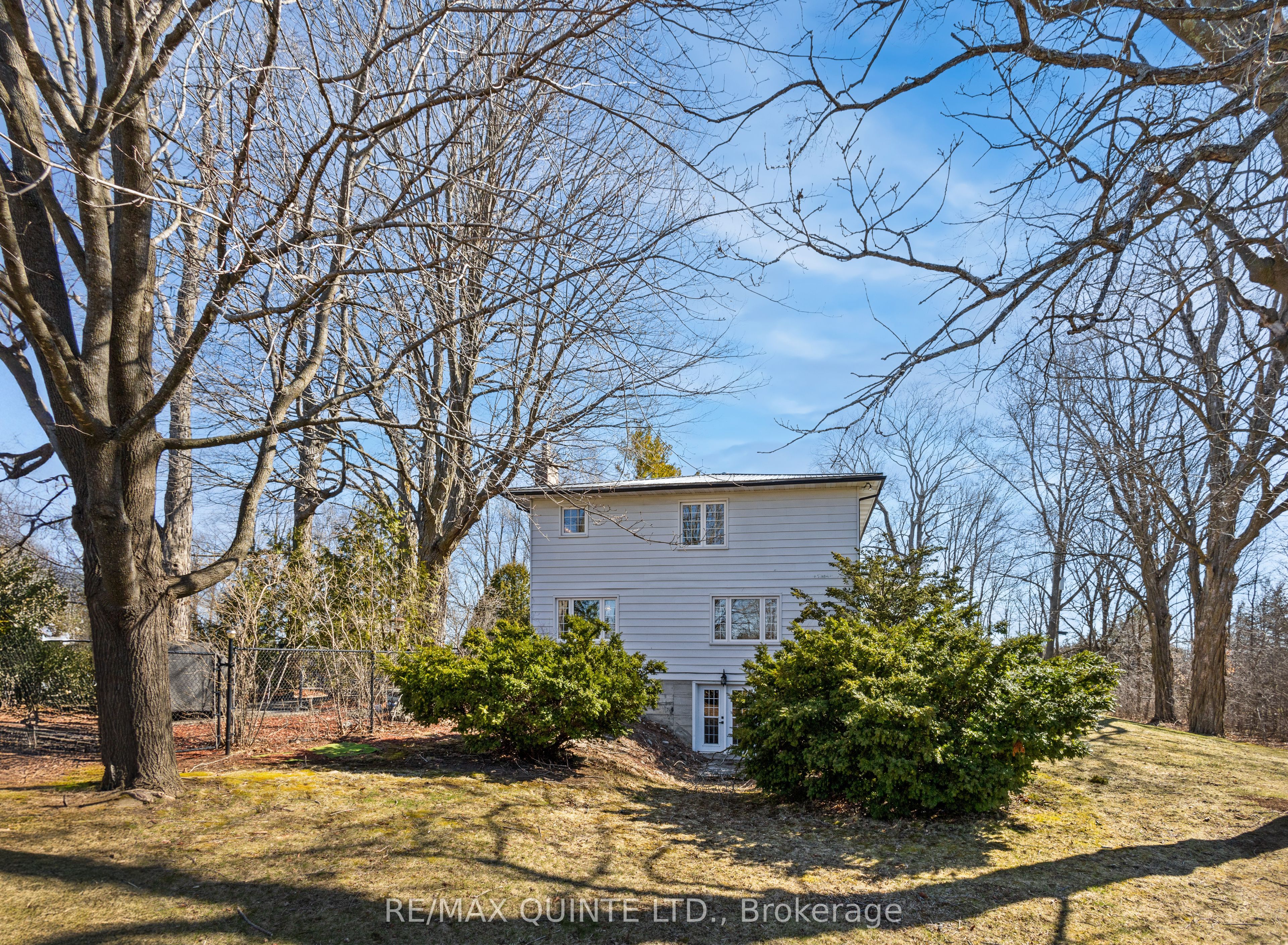 548 Lorna Lane
