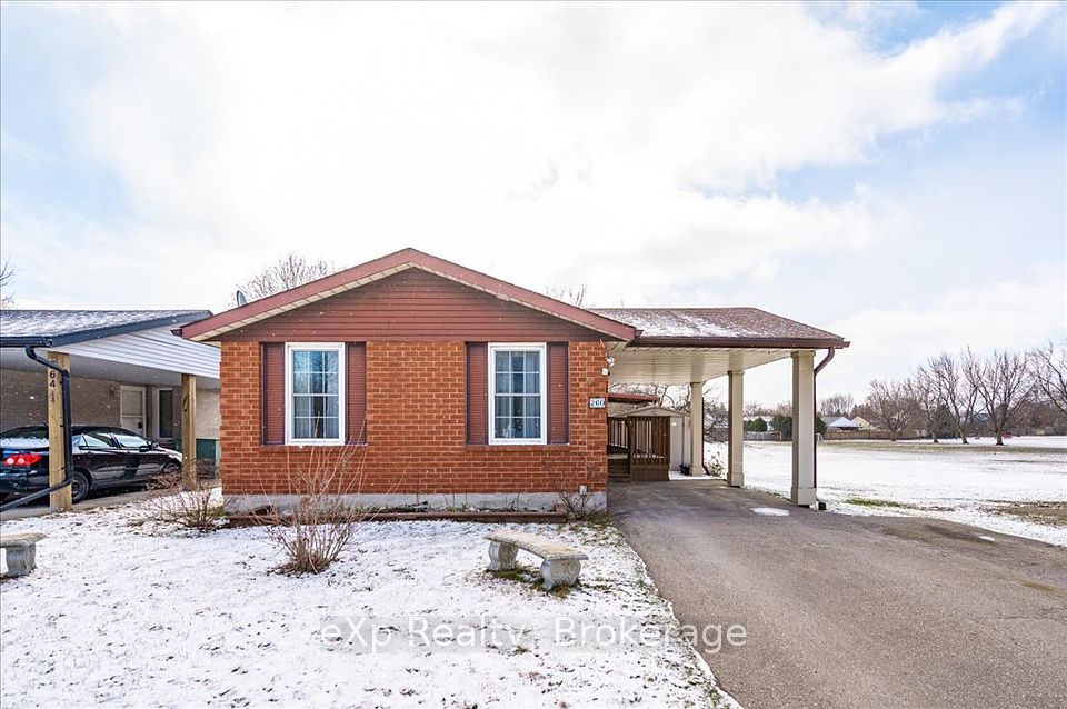 260 Strathallan
