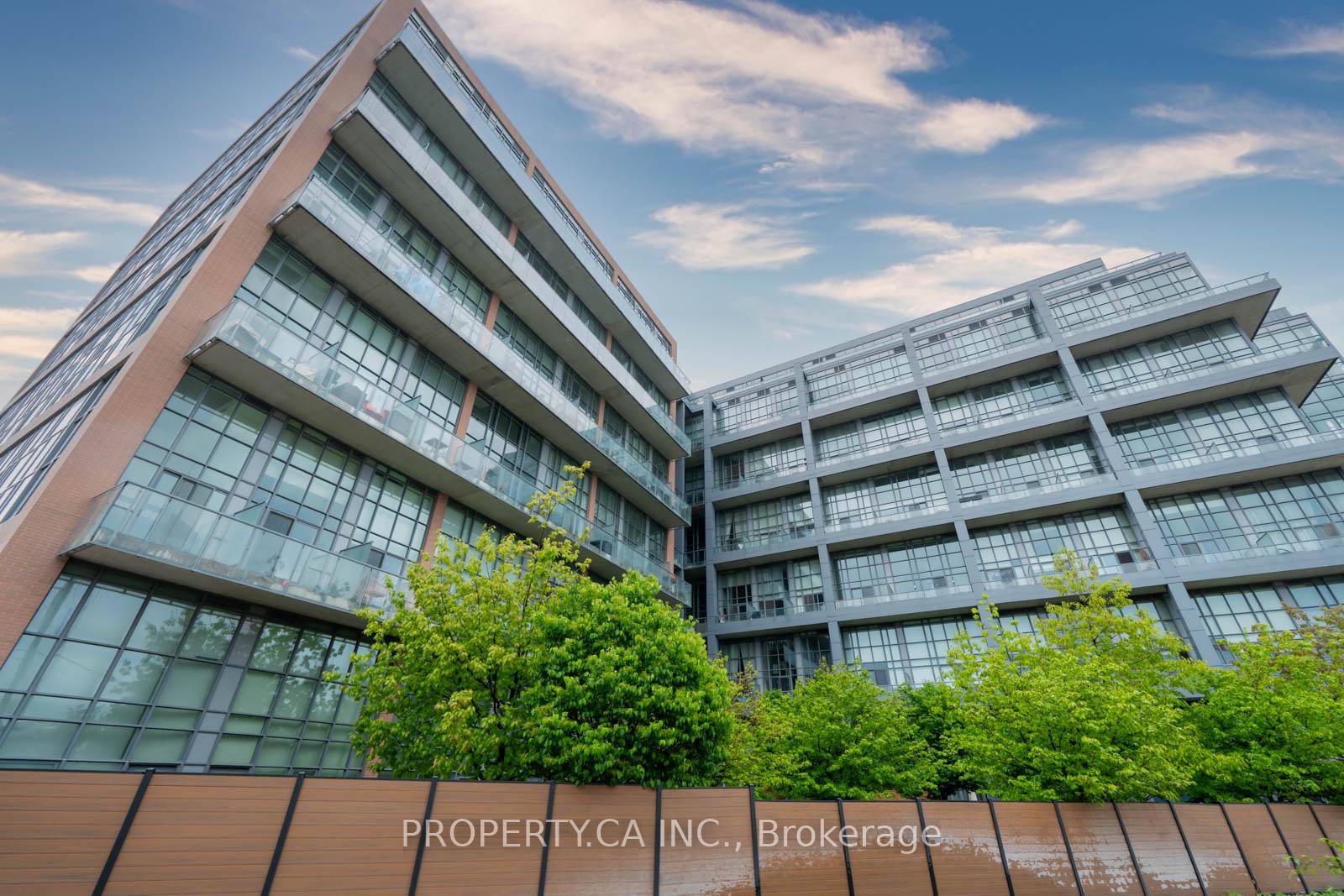 2 Bedrooms Condo at 5 Hanna, Toronto For sale