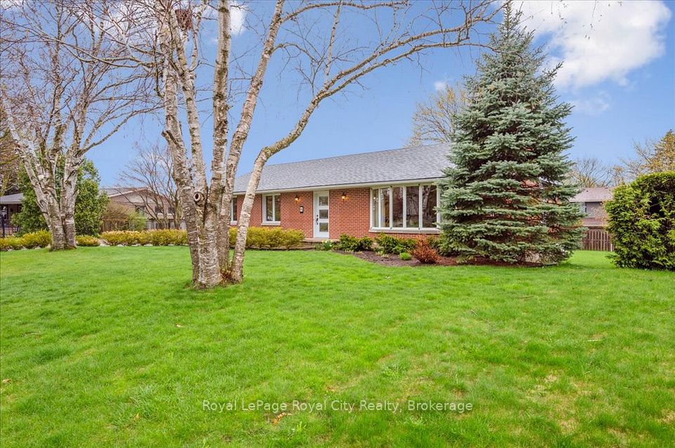 96 Callander Drive, Guelph, ON N1E 4H8