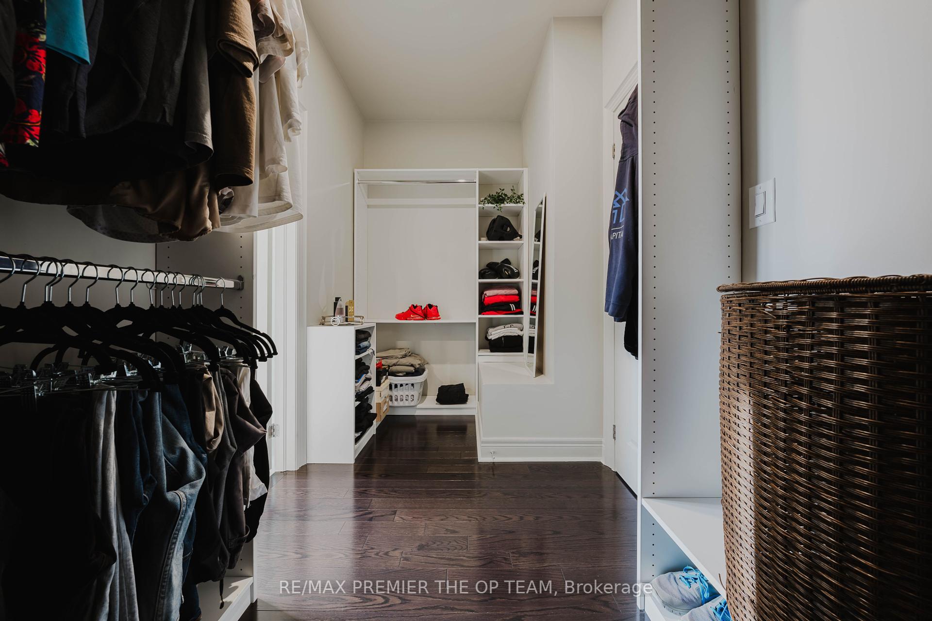 3 Bedrooms Condo at 8347 Kipling, Vaughan For sale