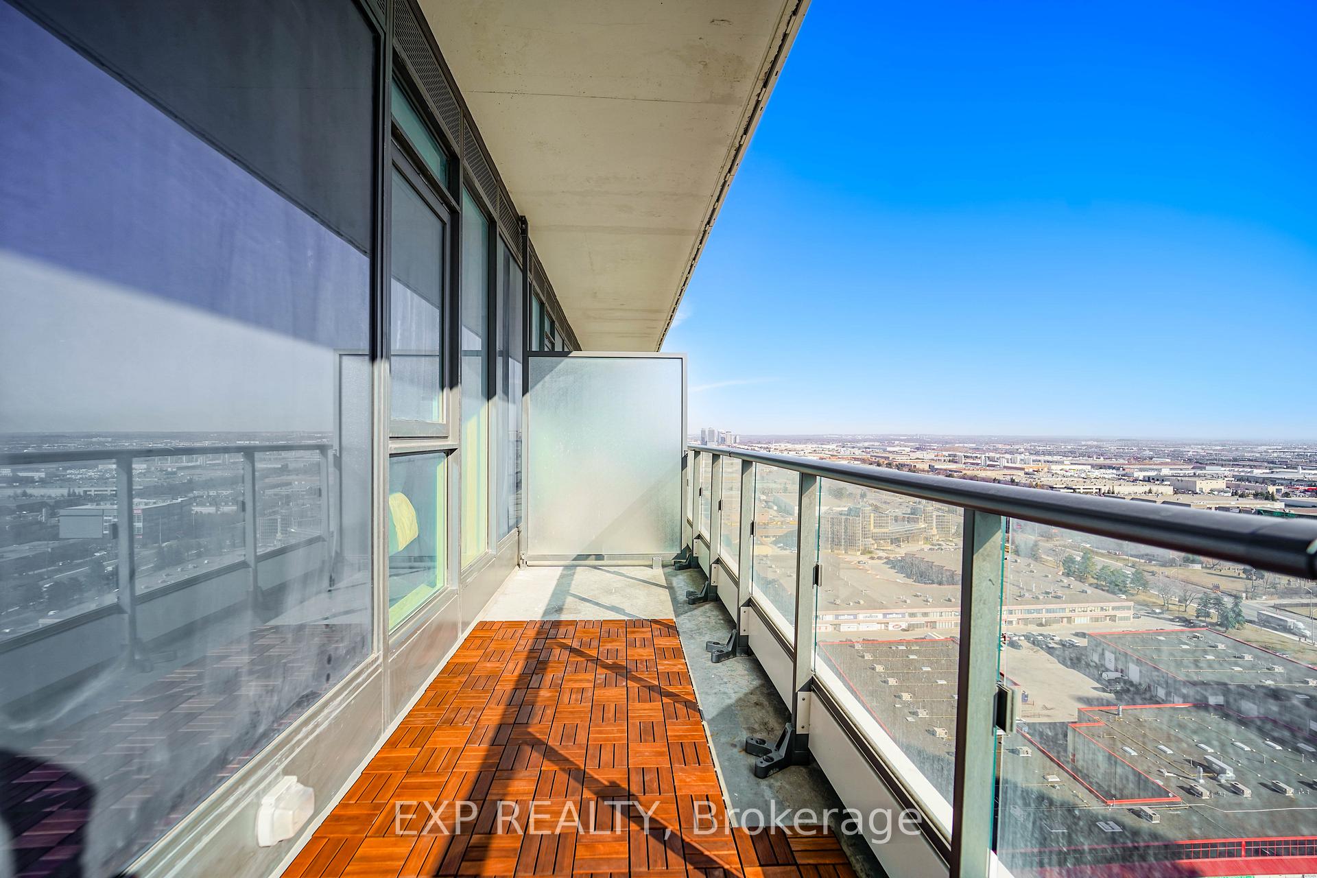 2 Bedrooms Condo at 950 Portage,  Vaughan For sale