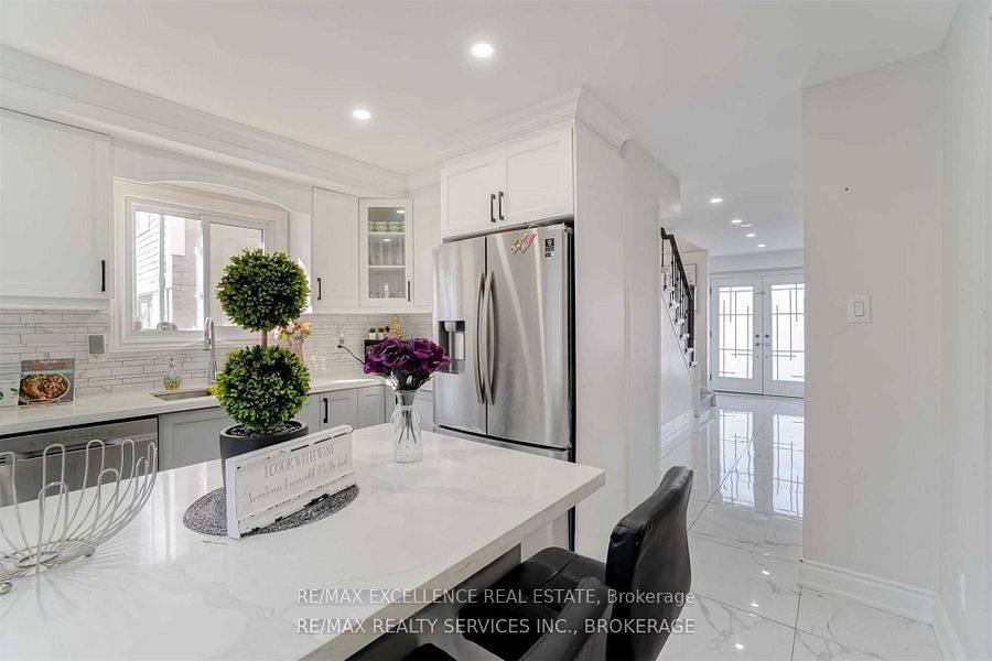 48 Traverston Court, Brampton, ON L6Z 1C9