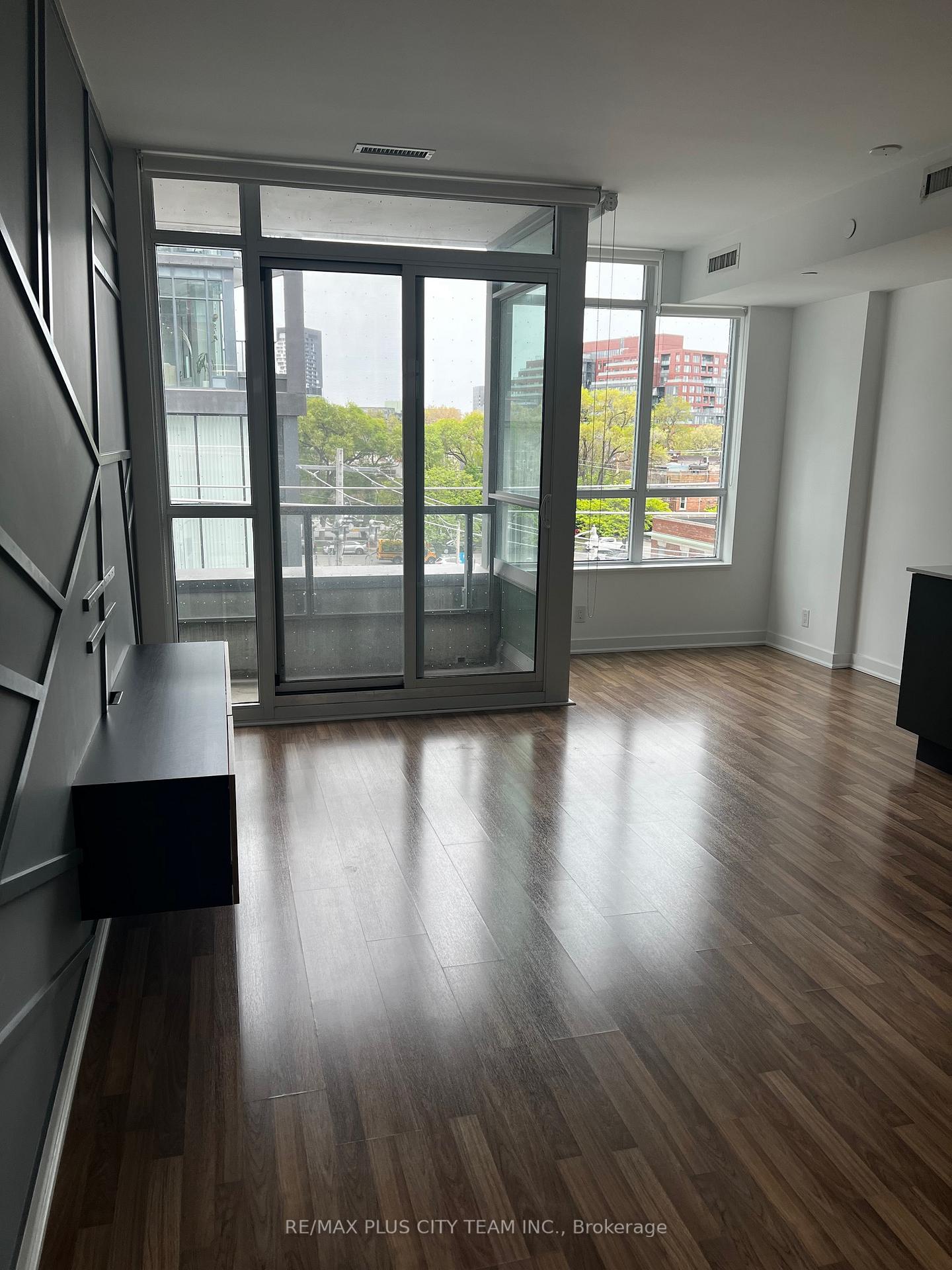 4 Bedrooms Condo at 120 Parliament, Toronto For sale