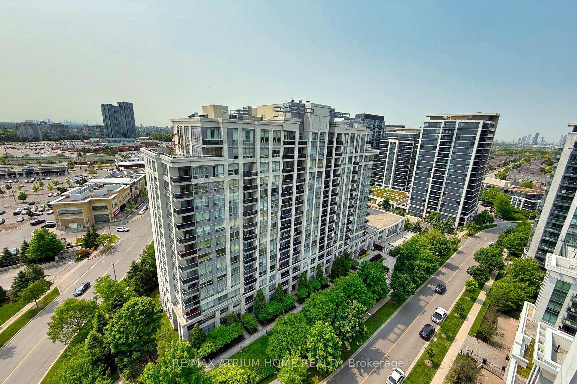 2 Bedrooms Condo at 20 North Park, Vaughan For sale