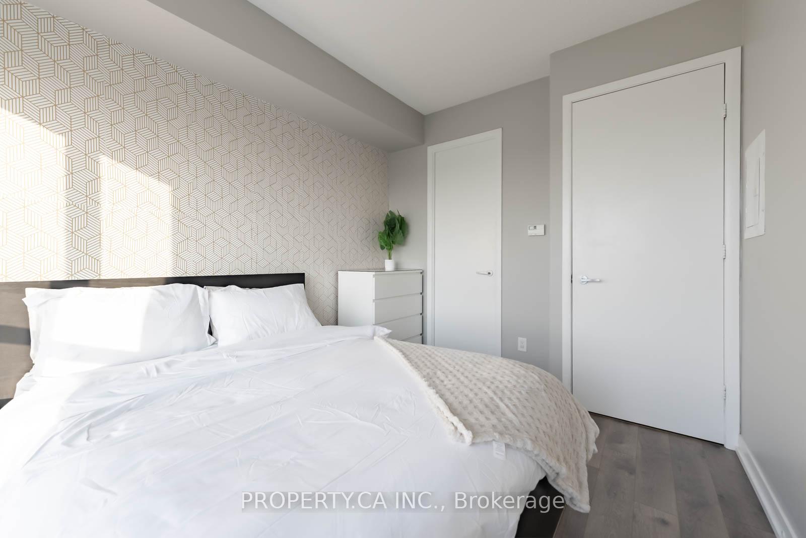 2 Bedrooms Condo at 165 Legion, Toronto For sale