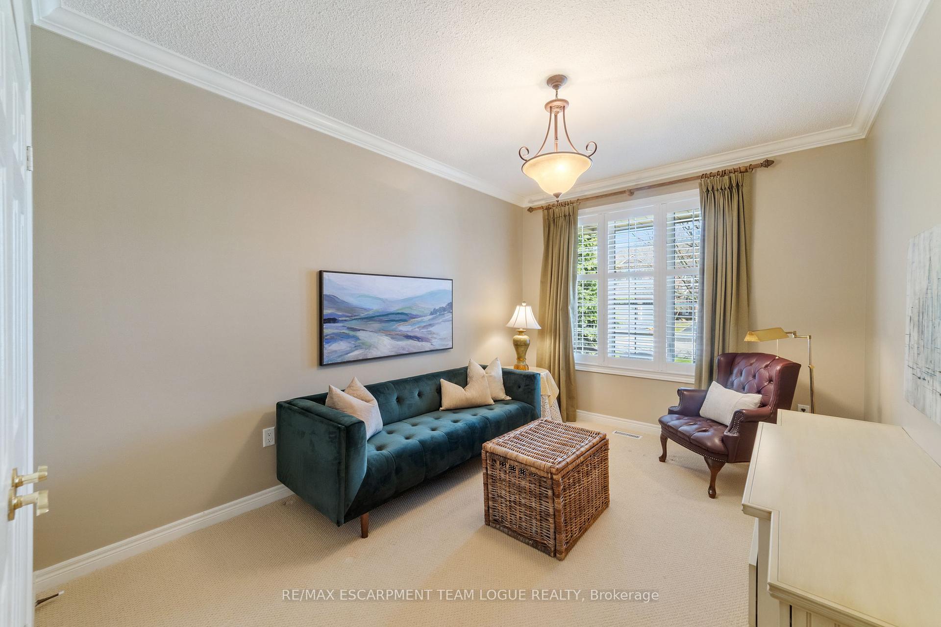 3 Bedrooms Semi-Detached at 4144 STONEBRIDGE,  Burlington For sale
