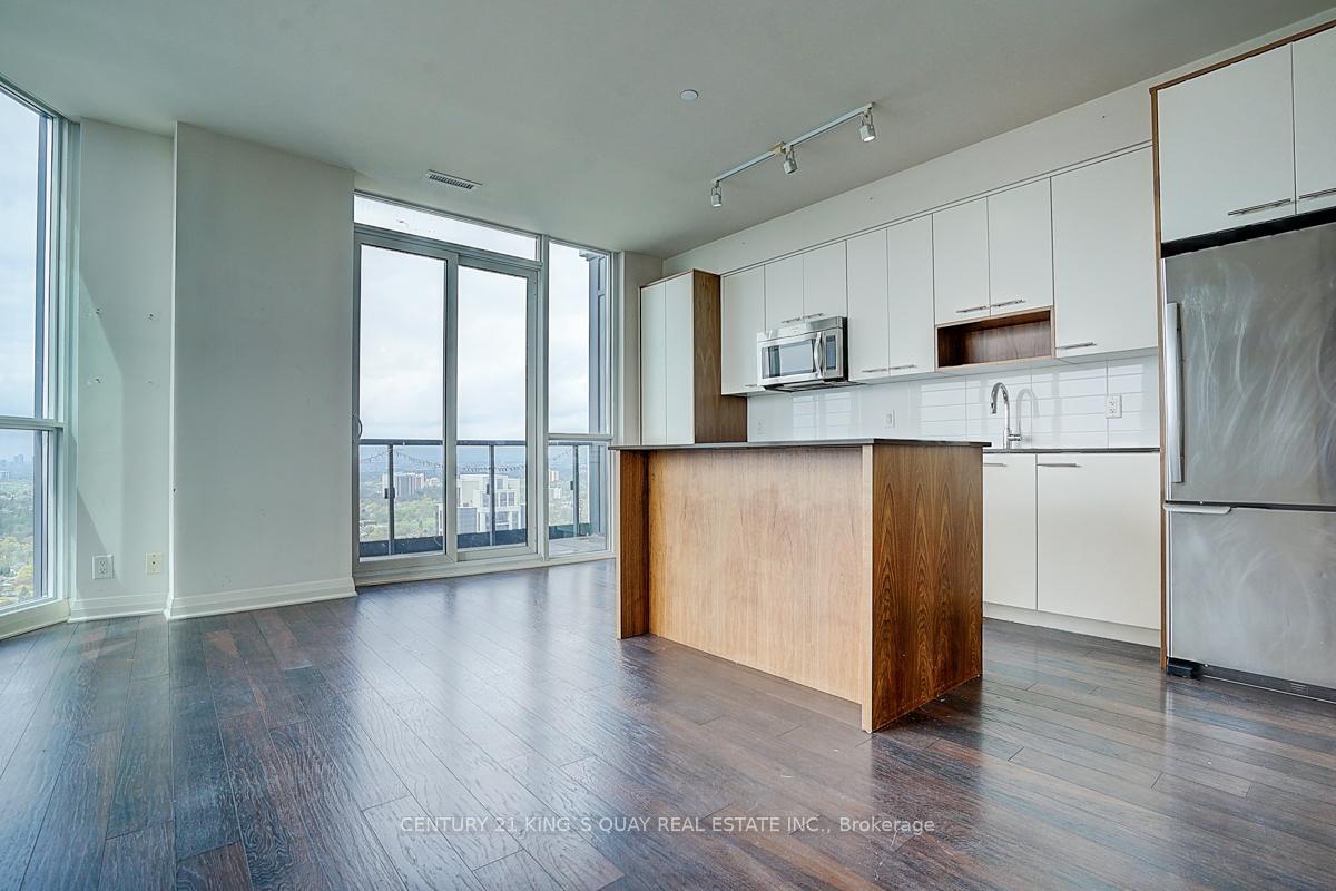 2 Bedrooms Condo at 5 Valhalla Inn, Toronto For sale