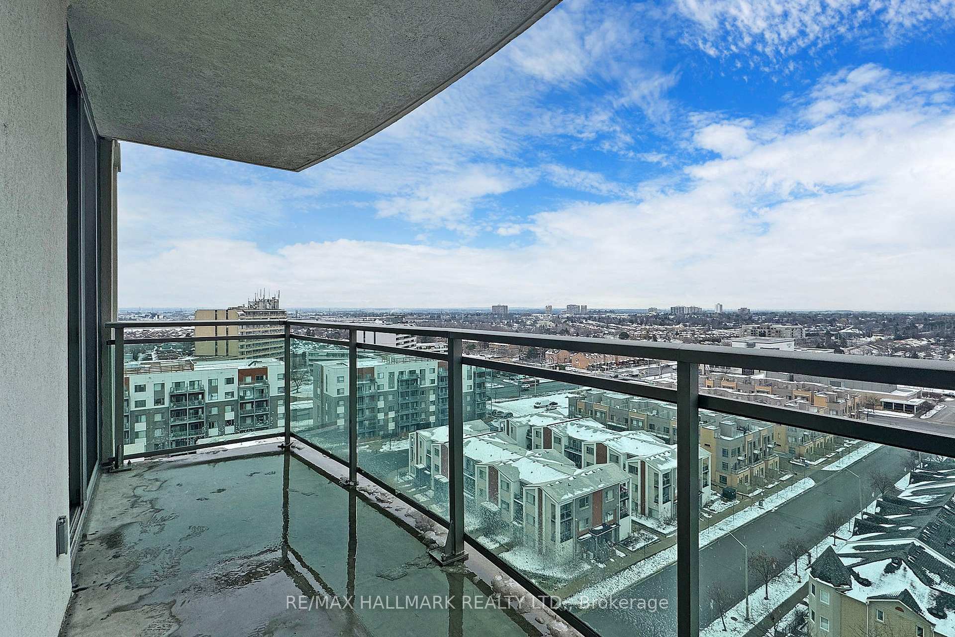 1 Bedroom Condo at 6 Rosebank,  Toronto For sale