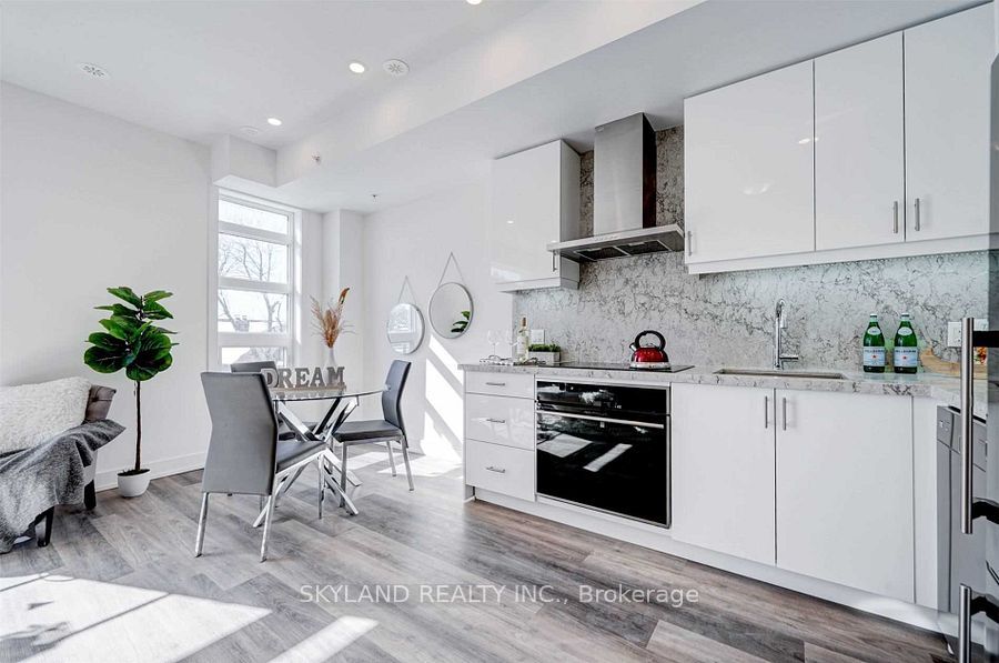 57 Finch Avenue W, #41