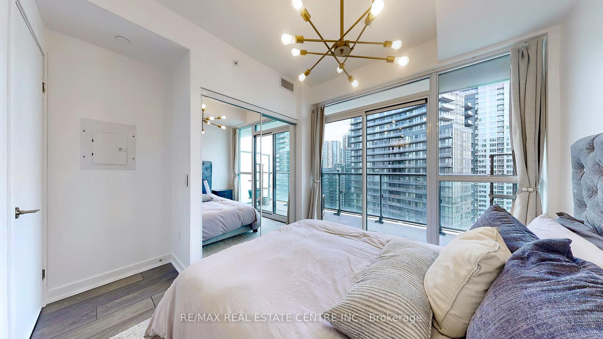 2 Bedrooms Condo at 38 Iannuzzi,  Toronto For sale
