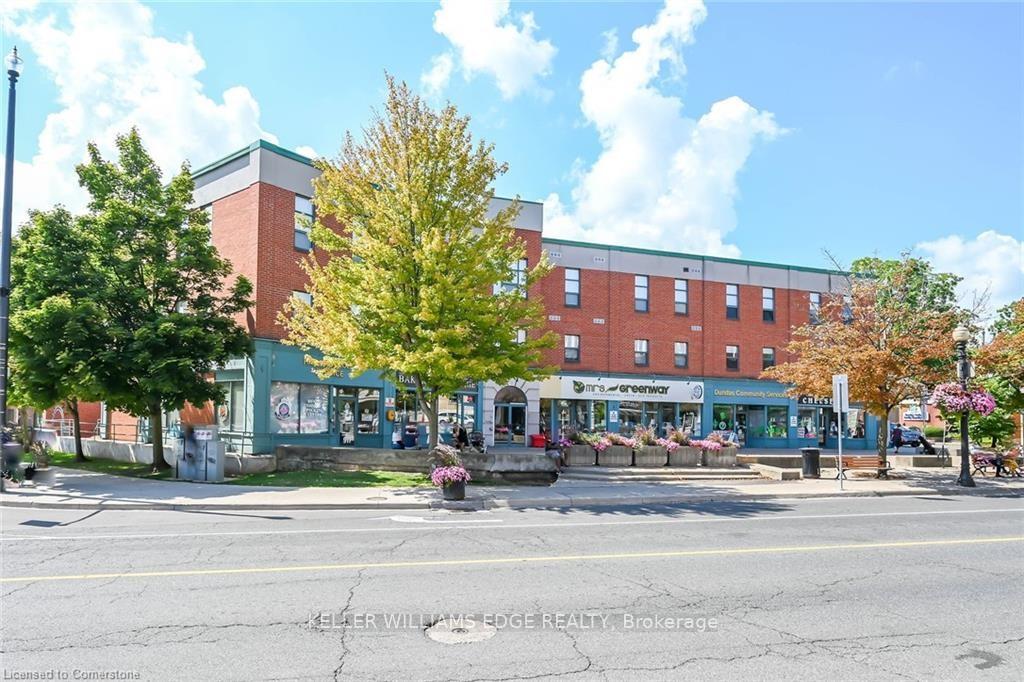 2 Bedrooms Condo at 2 King,  Hamilton For sale