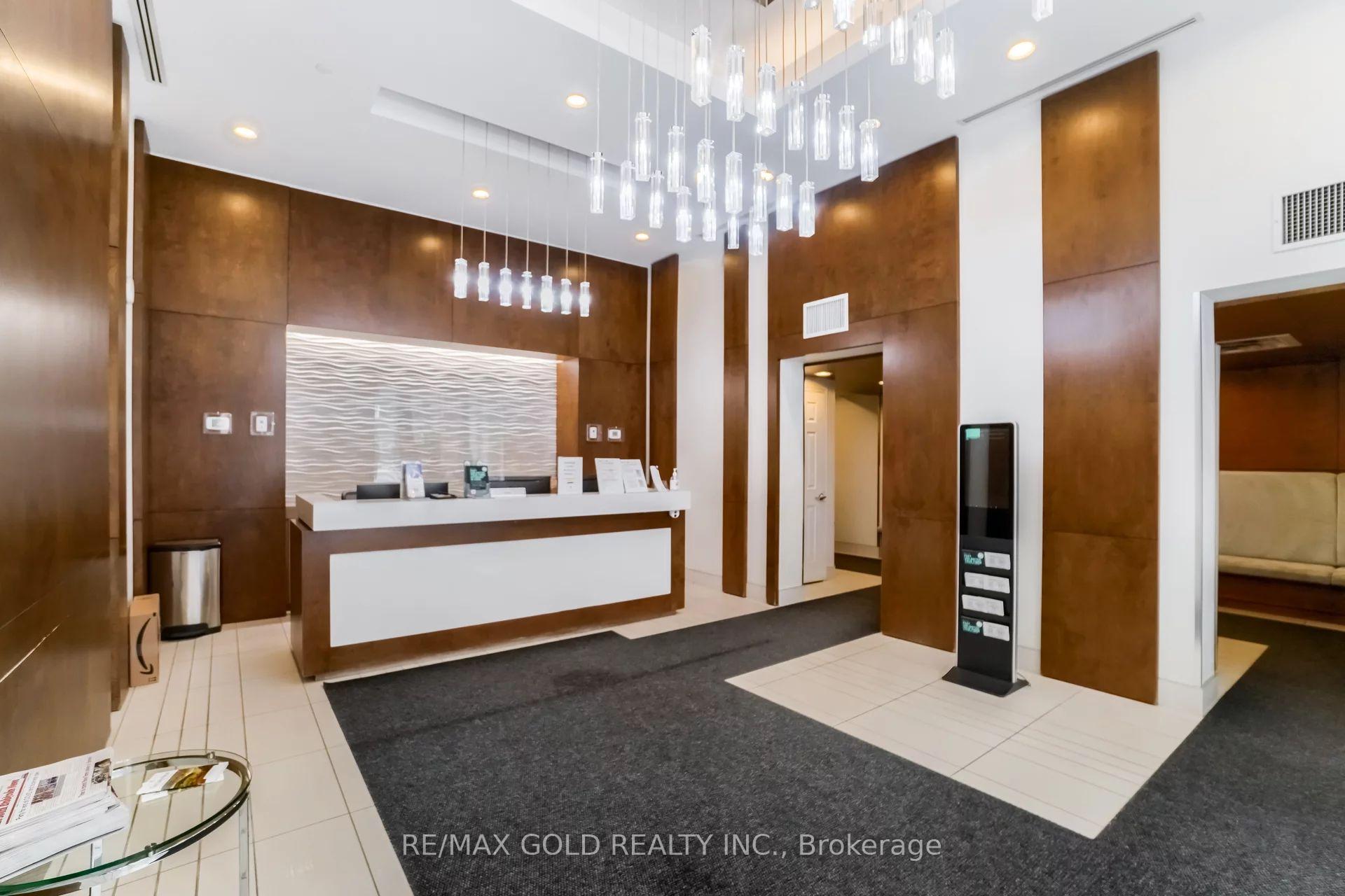 3 Bedrooms Condo at 2212 Lakeshore, Toronto For sale