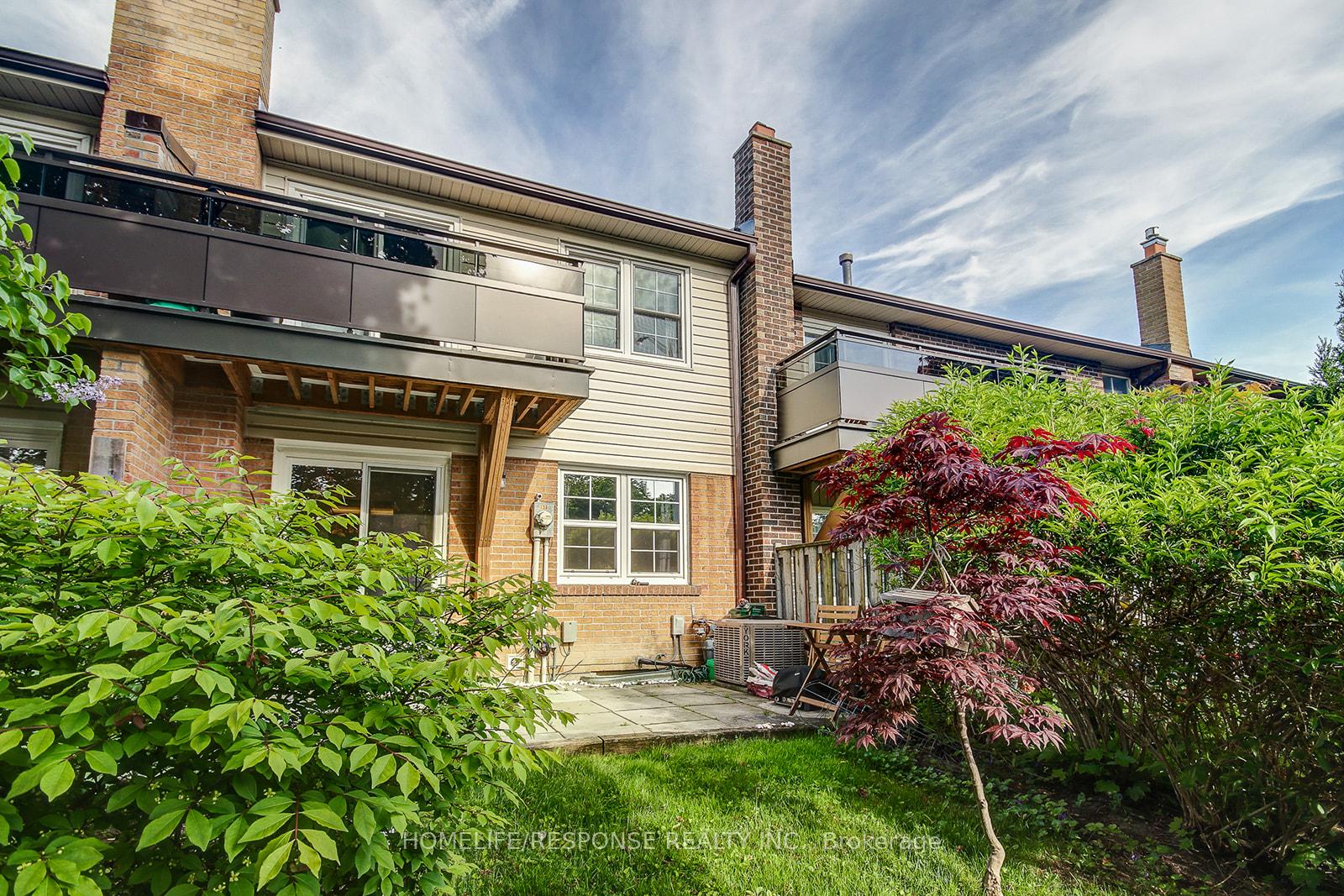 3 Bedrooms Condo at 2120 RATHBURN, Mississauga For sale