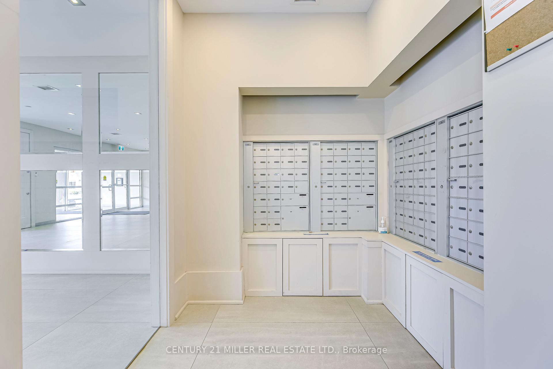 2 Bedrooms Condo at 4040 Upper Middle, Burlington For sale