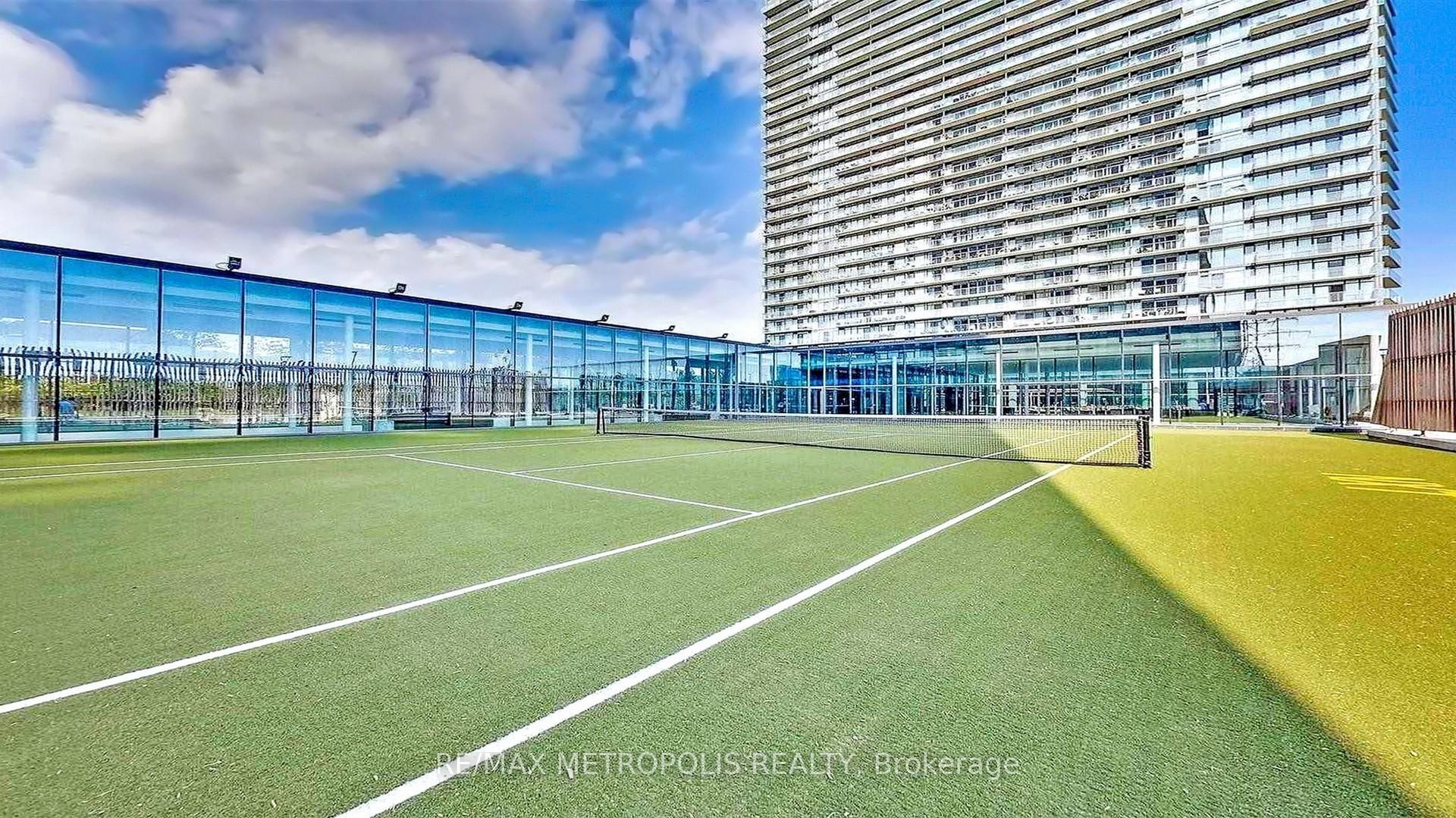 1 Bedroom Condo at 105 The Queensway, Toronto For sale