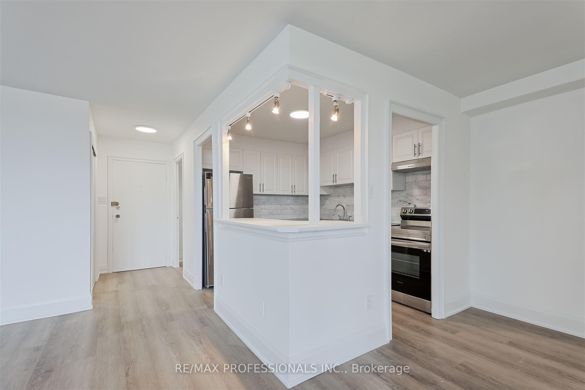 3 Bedrooms Condo at 11 Neilson, Toronto For sale
