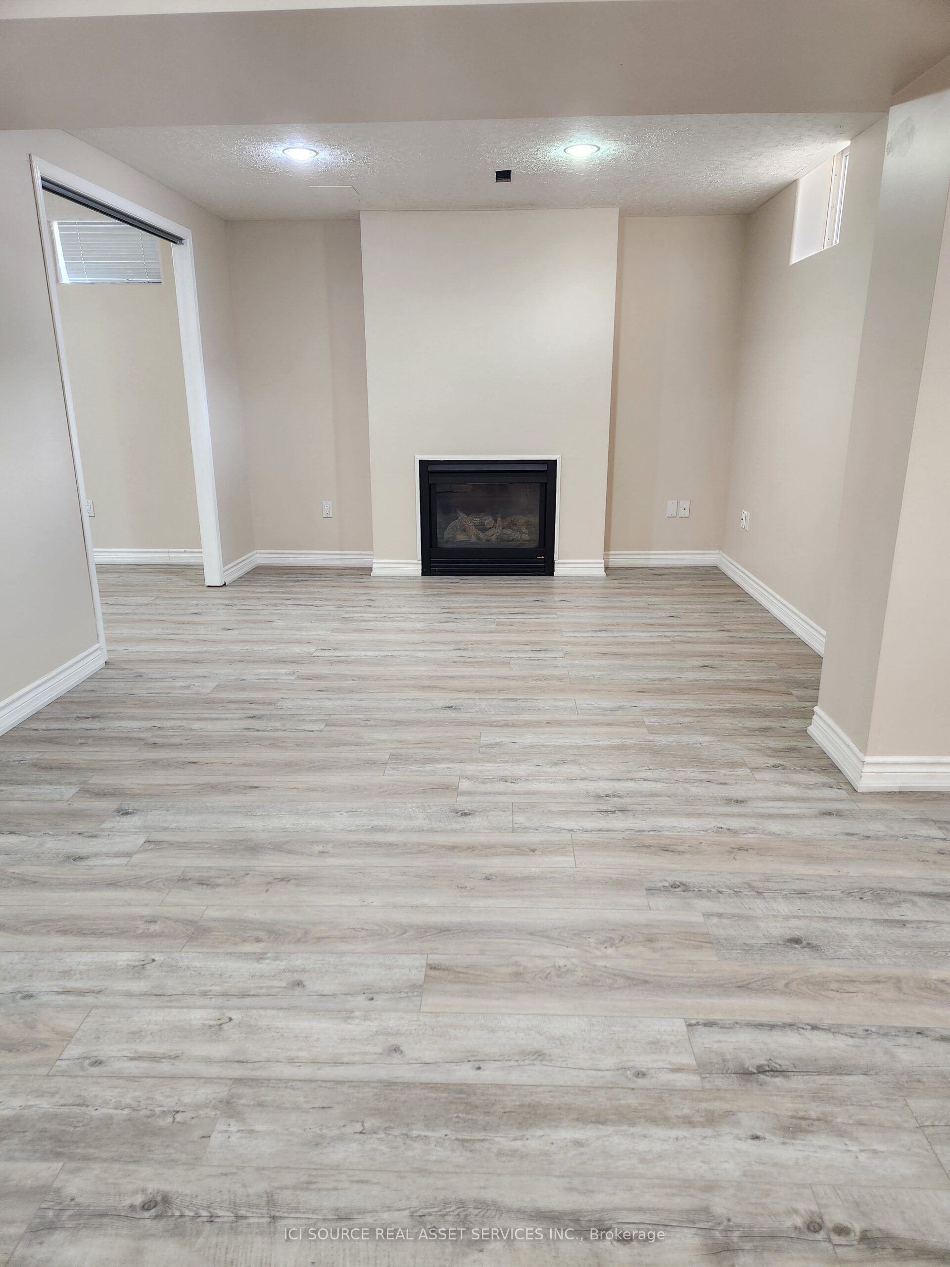 2037 Mckerlie Crescent, Burlington Rose