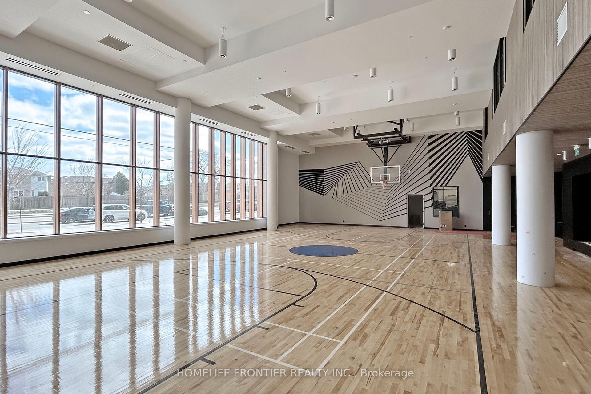 3 Bedrooms Condo at 7950 Bathurst, Vaughan For sale