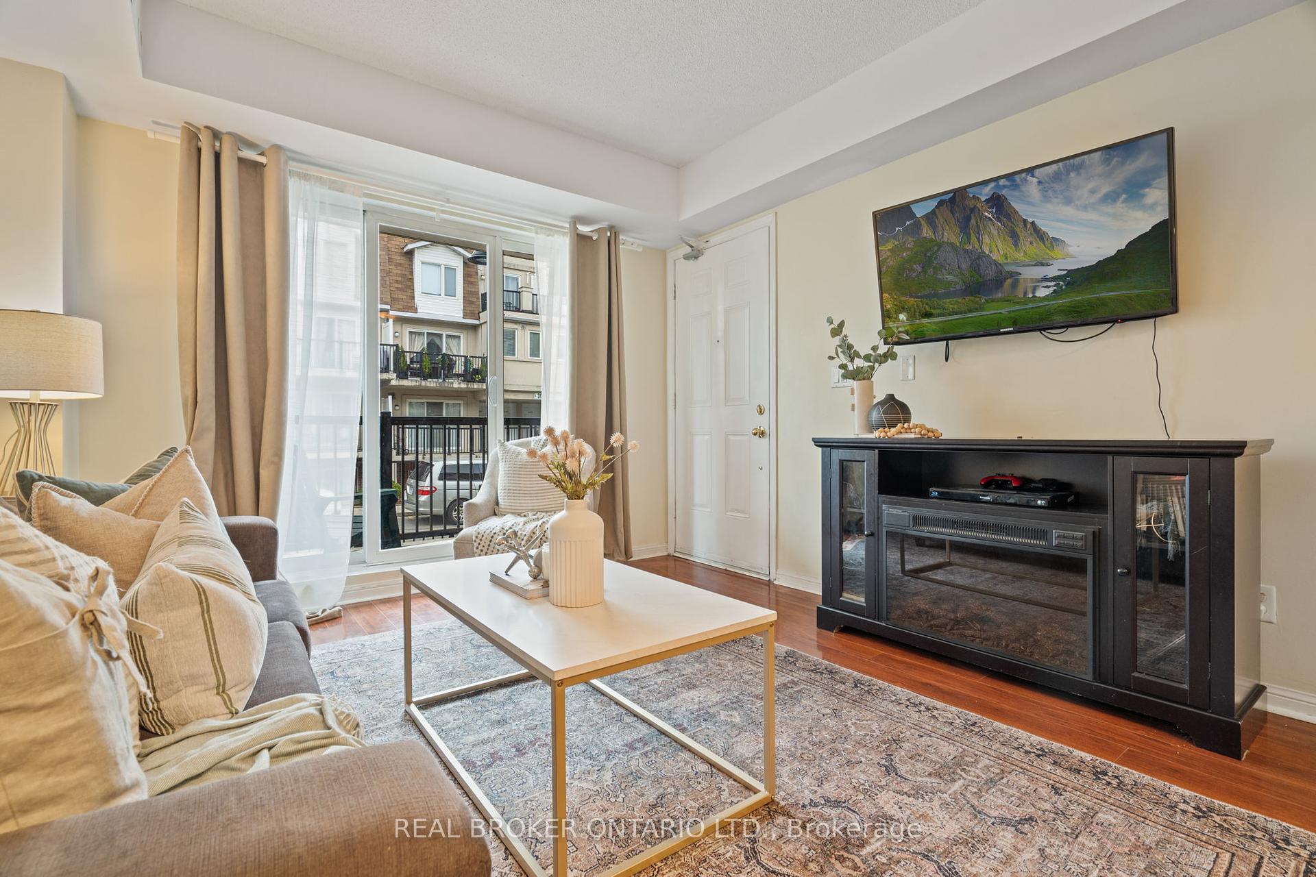 3 Bedrooms Condo at 3047 Finch, Toronto For sale