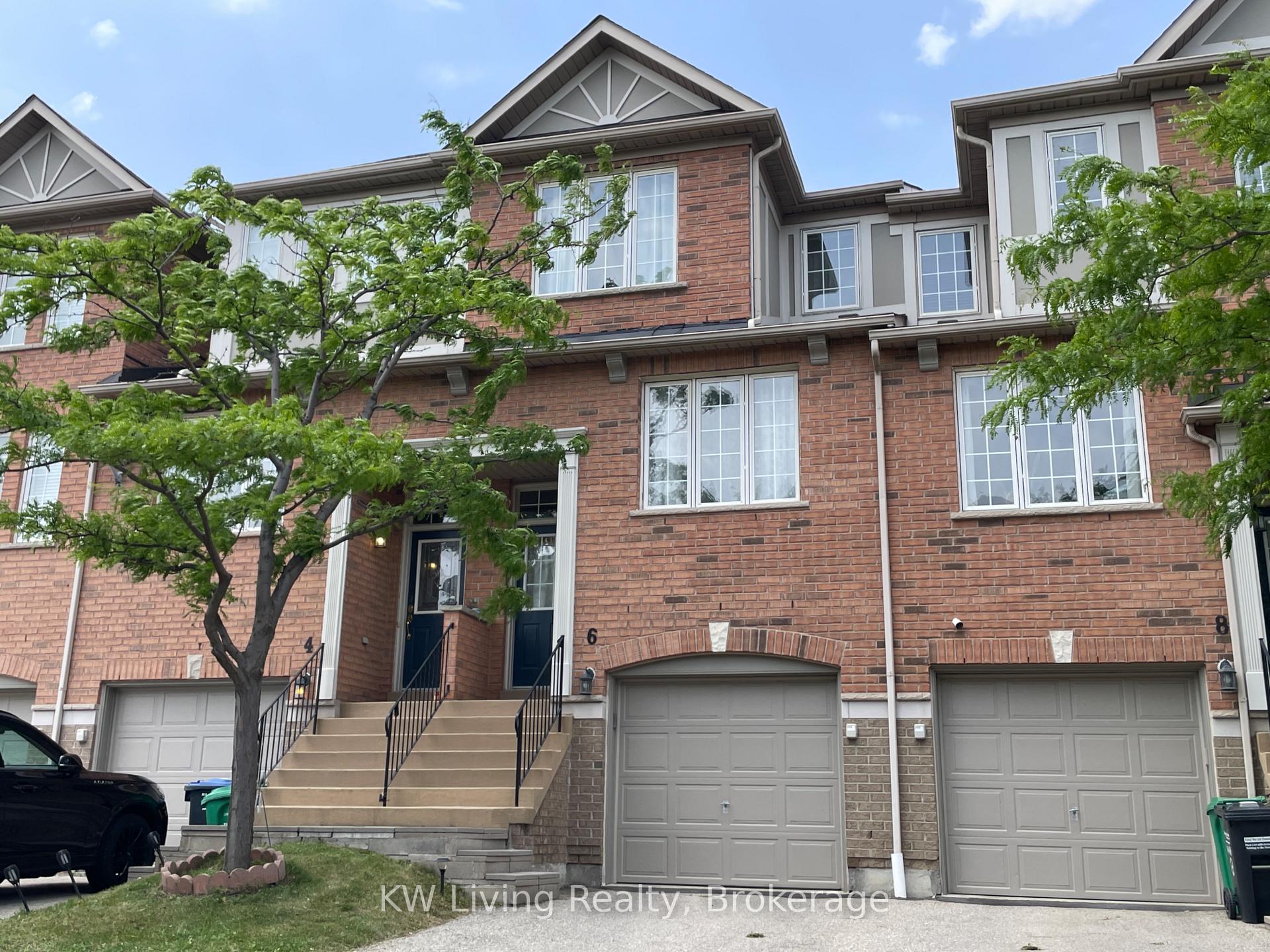 3 Bedrooms Condo at 5055 Heatherleigh, Mississauga For sale