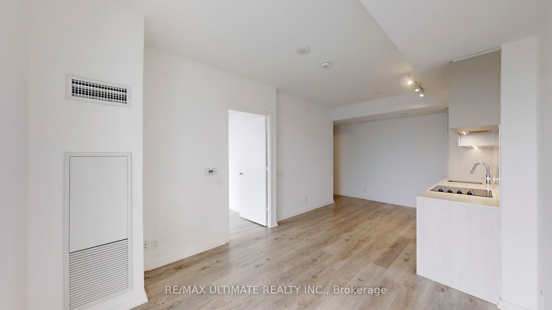 1000 Portage Parkway, #3701