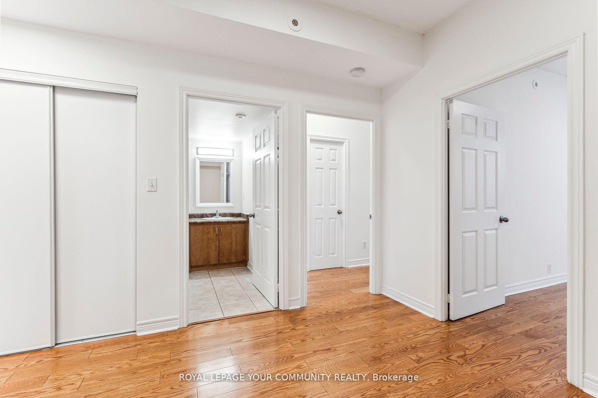 3 Bedrooms Condo at 207 Wellesley,  Toronto For sale
