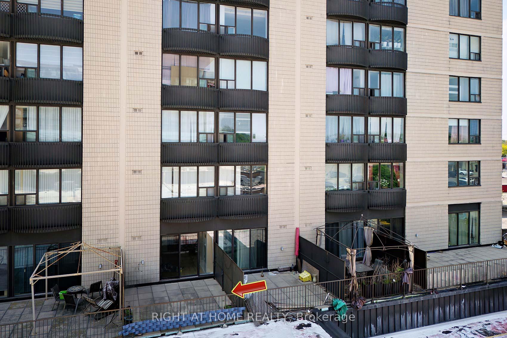 Condo at 2737 Keele, Toronto For sale