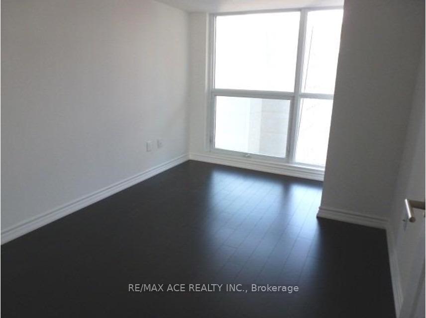 3 Bedrooms Condo at 386 Yonge, Toronto For sale