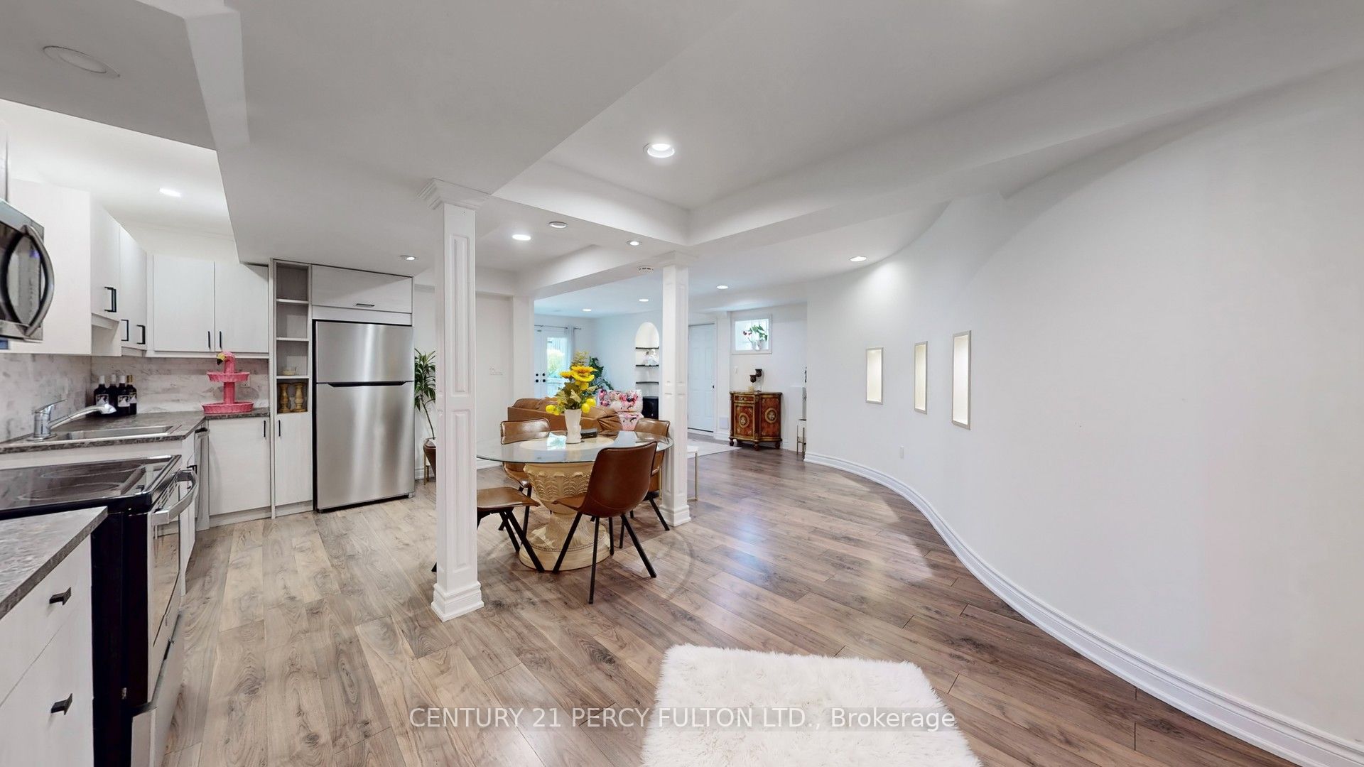 207 Shaftsbury Avenue
