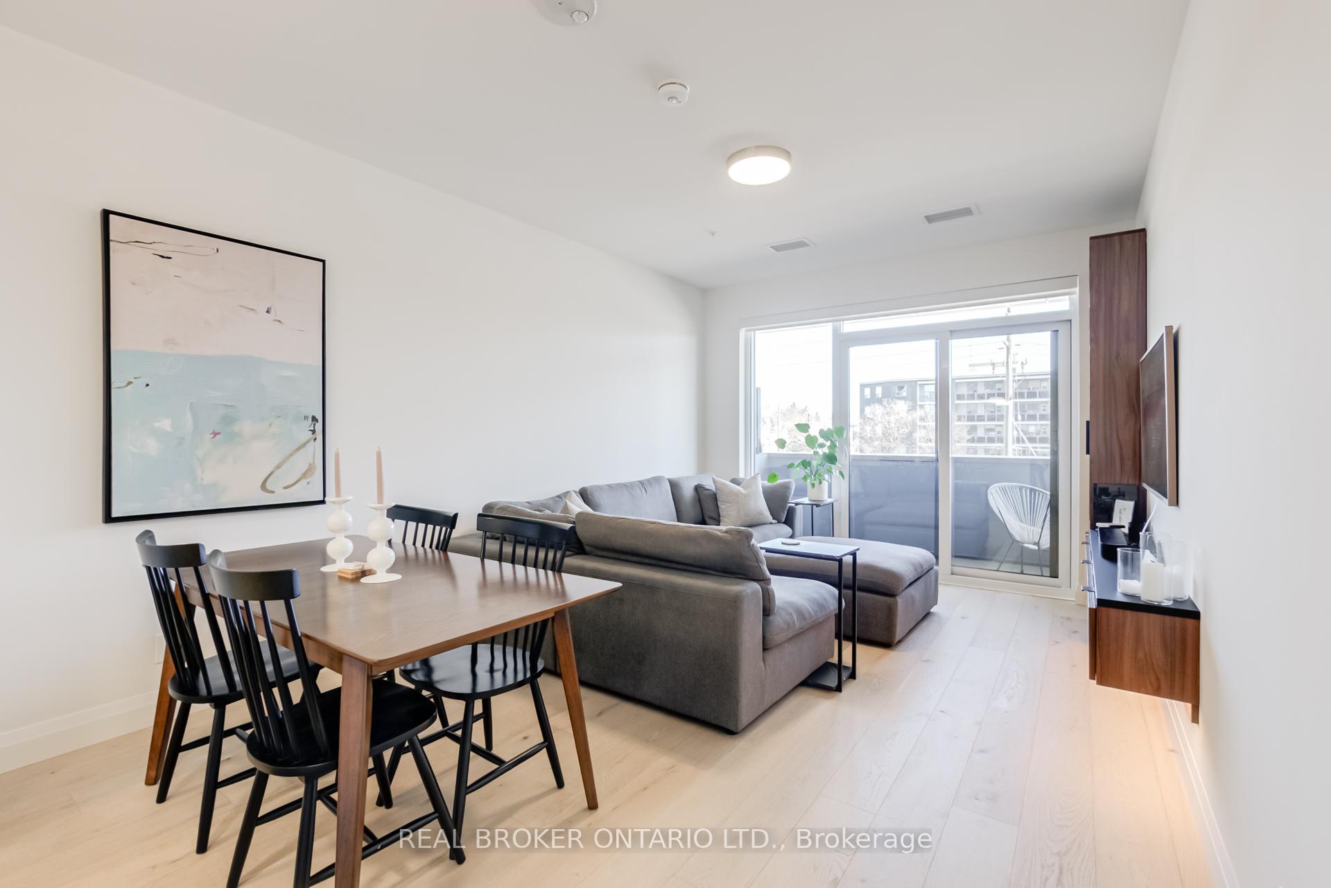 2 Bedrooms Condo at 500 Brock,  Burlington For sale
