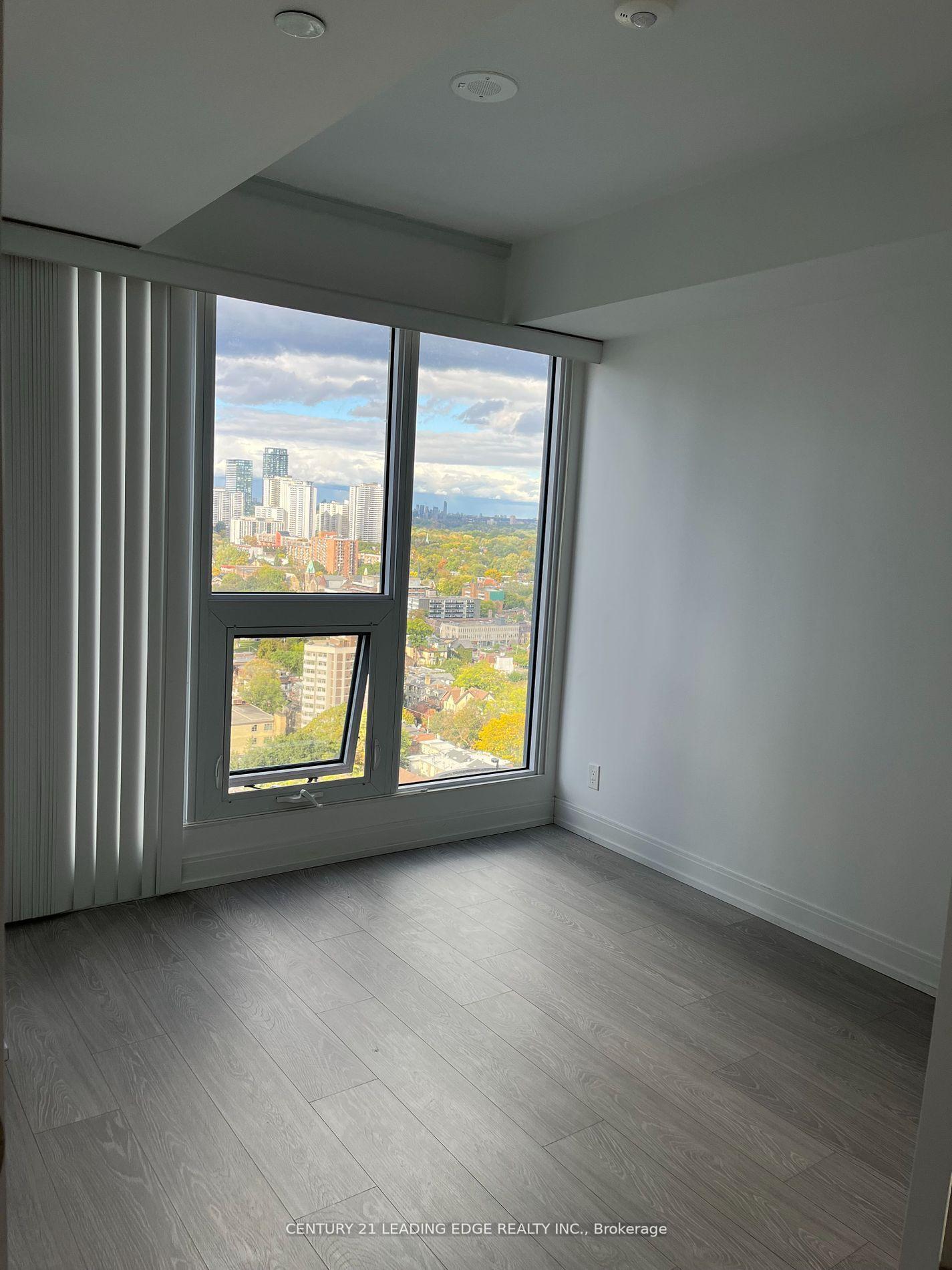 2 Bedrooms Condo at 181 Dundas, Toronto For sale