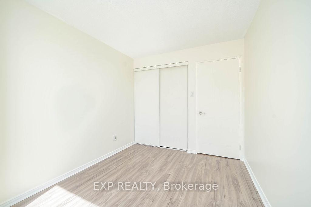 2 Bedrooms Condo at 410 Mclevin, Toronto For sale